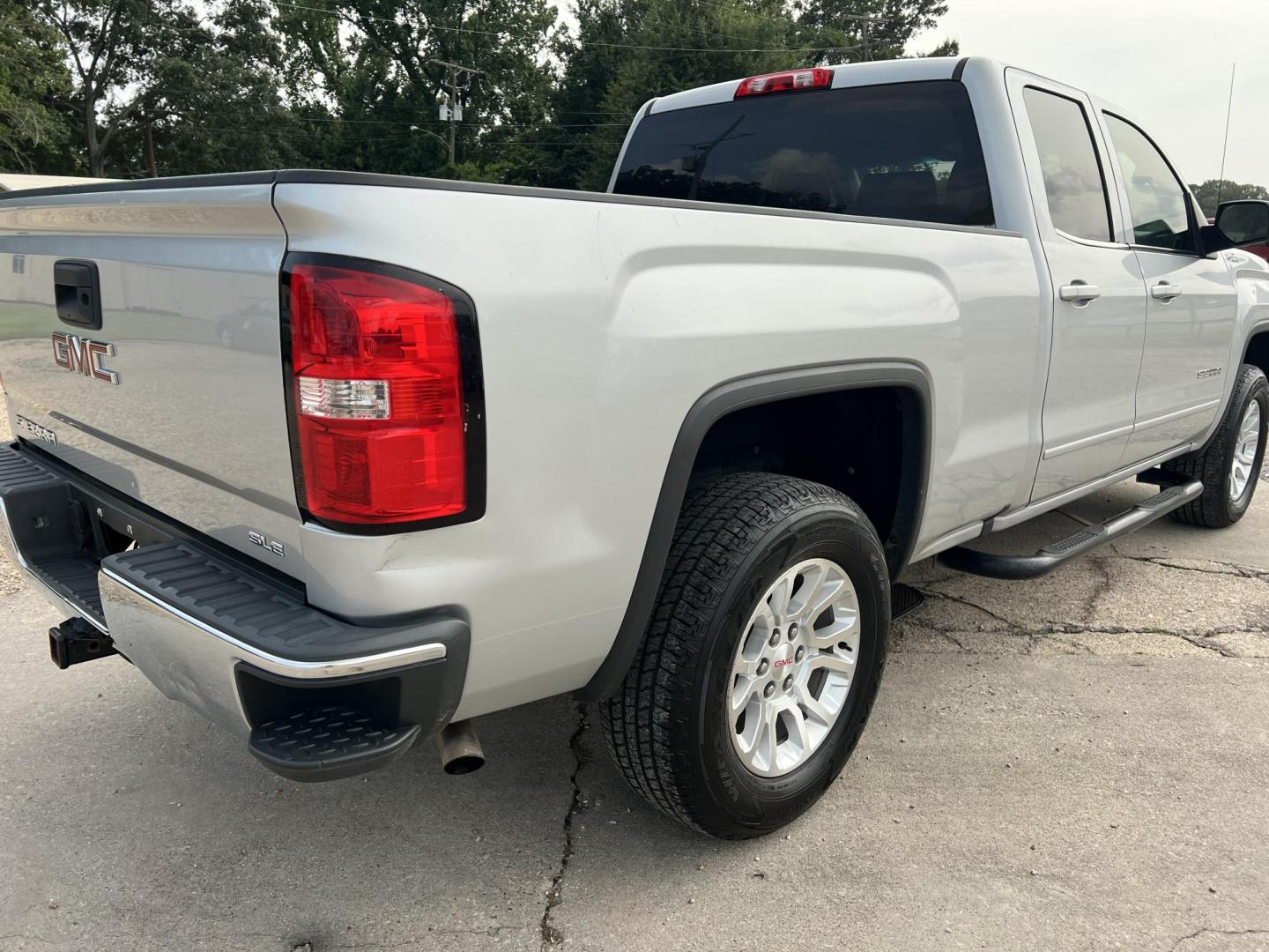 2017 Silver /Gray GMC Sierra 1500 SLE (1GTV2MEC5HZ) with an 5.3L V8 OHV 16V engine, 6-Speed Automatic transmission, located at 4520 Airline Hwy, Baton Rouge, LA, 70805, (225) 357-1497, 30.509325, -91.145432 - 2017 GMC Sierra 1500 Double Cab SLE Z71 4WD 5.3 V8 Gas, 147K Miles, Cold A/C, Power Seat, Windows, Locks & Mirrors, Backup Camera, New Tires, Tow Package. FOR INFO PLEASE CONTACT JEFF AT 225-413-0981. CHECK OUT OUR A+ RATING WITH THE BETTER BUSINESS BUREAU. WE HAVE BEEN A FAMILY OWNED AND OPERATED - Photo#5