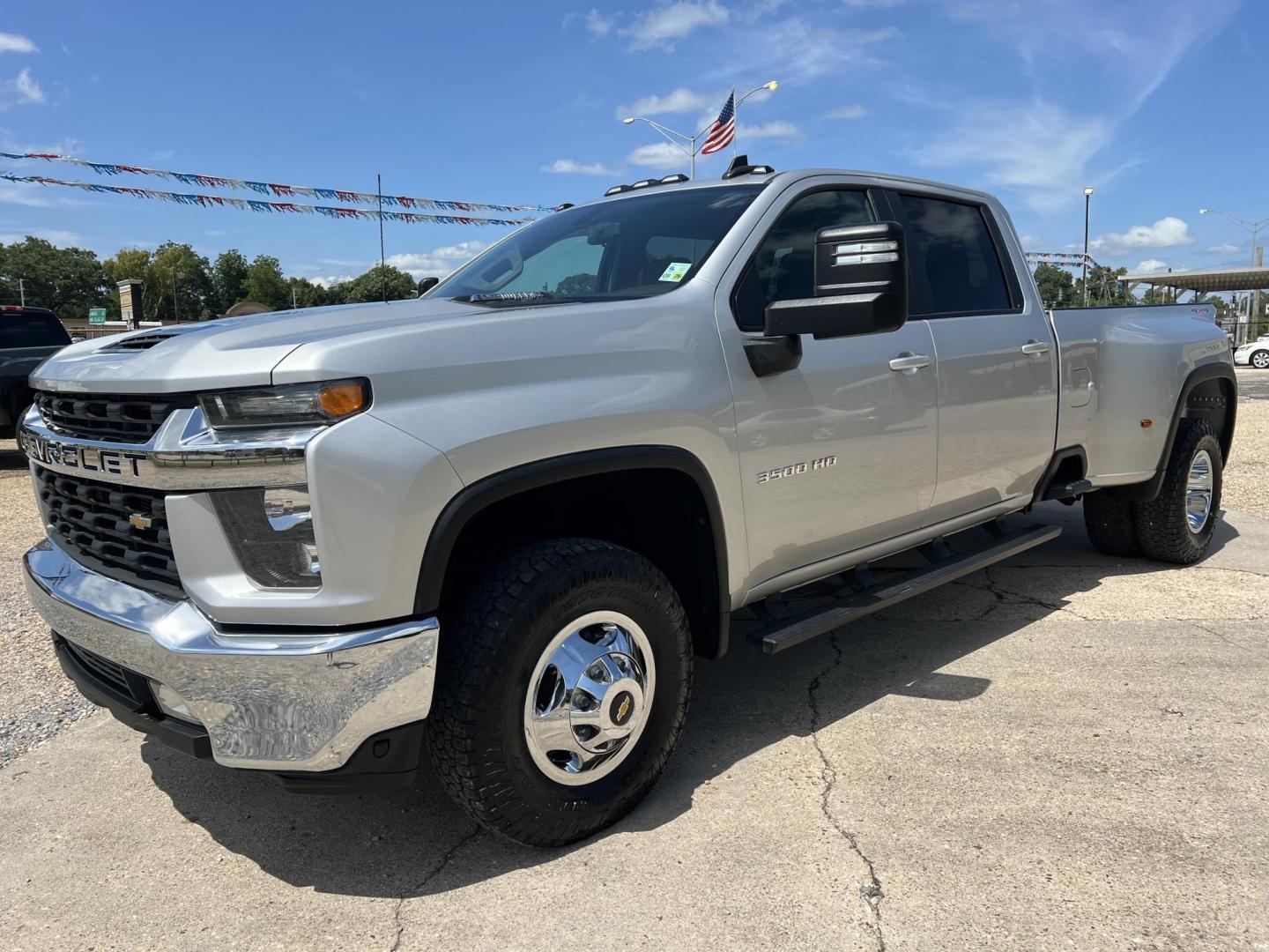 2021 Silver /Black Chevrolet Silverado 3500HD LT (1GC4YTEY6MF) with an 6.6L V8 OHV 32V TURBO DIESEL engine, Allison transmission, located at 4520 Airline Hwy, Baton Rouge, LA, 70805, (225) 357-1497, 30.509325, -91.145432 - 2021 Chevrolet Silverado 3500HD Crew Cab LT 4X4 **ONE OWNER & NO ACCIDENTS** 6.6 Duramax Diesel (DELETED), Allison Transmission, 106K Miles, Cold A/C, All Power, Rear Camera, Spray In Bedliner. Does Have Some Scratches & Minor Dings (See Pics). FOR INFO PLEASE CONTACT JEFF AT 225-413-0981. CHECK OU - Photo#0