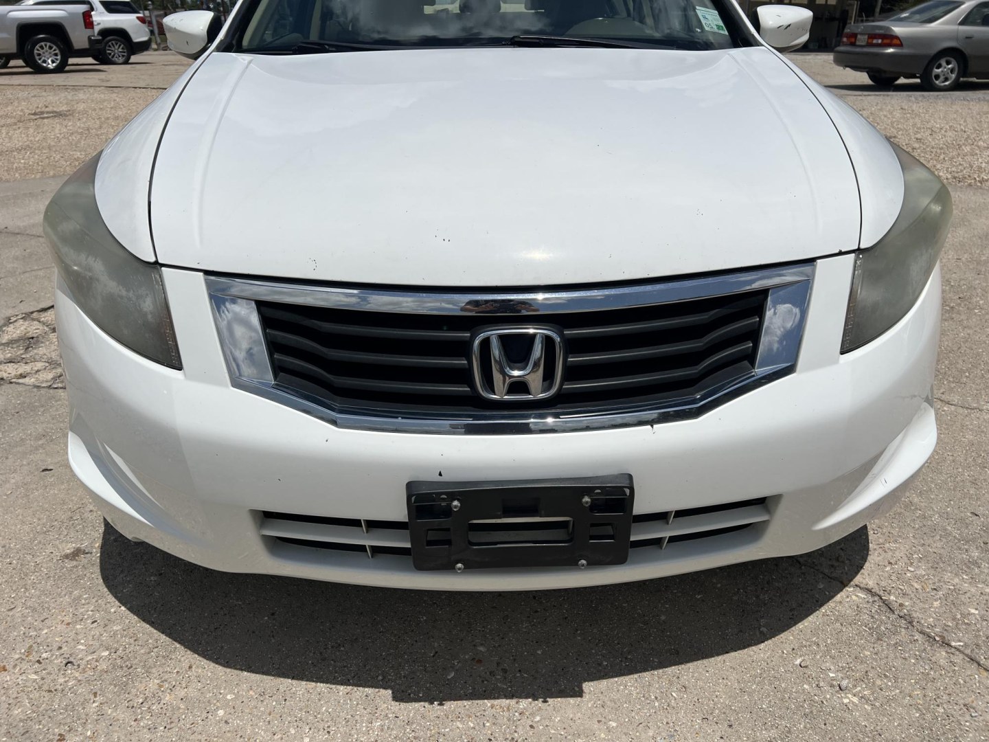 2010 White /Tan Honda Accord EX-L (1HGCP2F86AA) with an 2.4L L4 DOHC 16V engine, Automatic transmission, located at 4520 Airline Hwy, Baton Rouge, LA, 70805, (225) 357-1497, 30.509325, -91.145432 - 2010 Honda Accord EX-L **ONE OWNER & NO ACCIDENTS** 2.4 Gas Saver, 182K Miles, Leather Seats, Cold A/C, Sunroof, Power Windows, Locks & Mirrors. FOR INFO PLEASE CONTACT JEFF AT 225-413-0981. CHECK OUT OUR A+ RATING WITH THE BETTER BUSINESS BUREAU. WE HAVE BEEN A FAMILY OWNED AND OPERATED BUSINESS AT- Photo#2