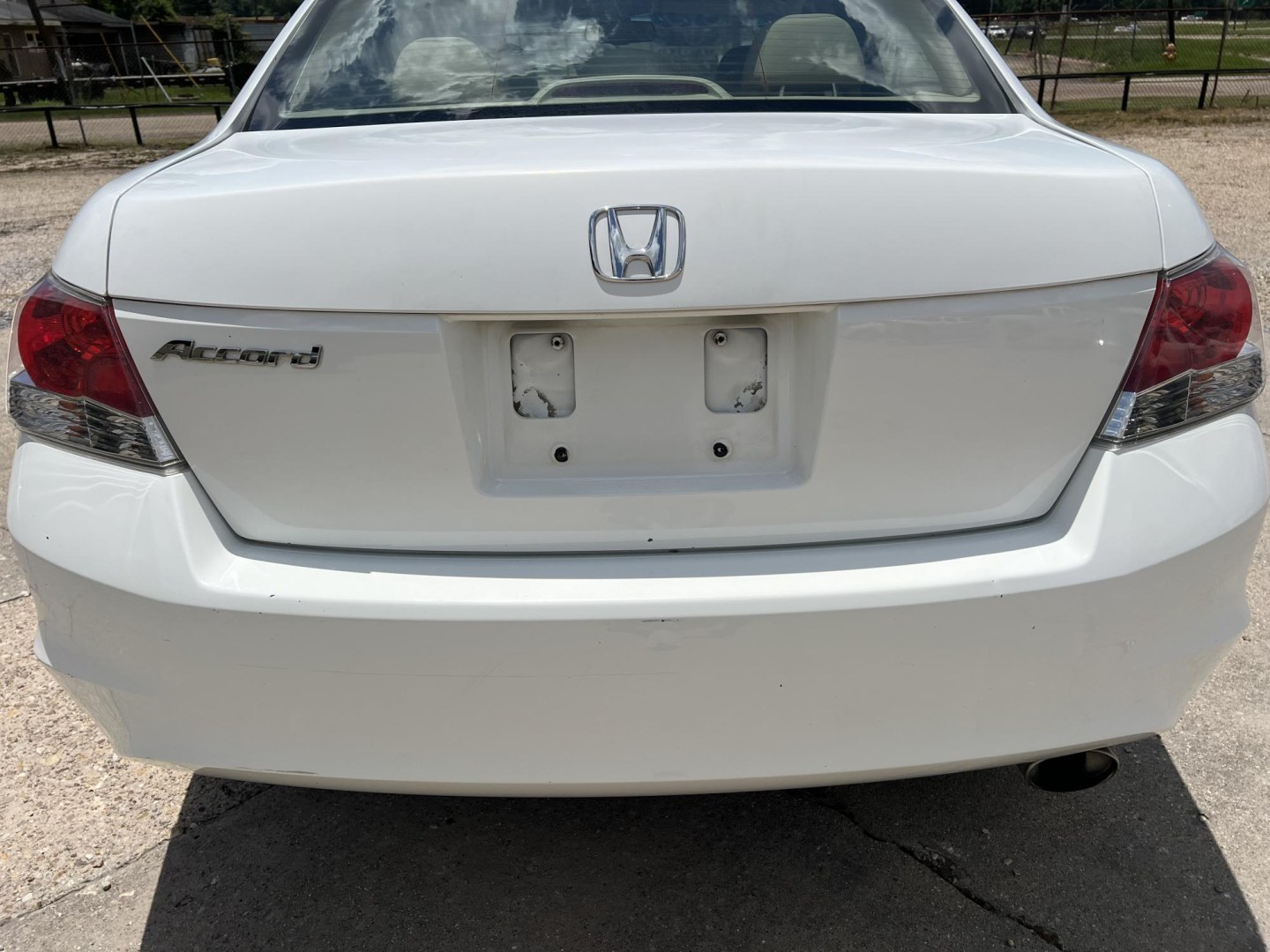 2010 White /Tan Honda Accord EX-L (1HGCP2F86AA) with an 2.4L L4 DOHC 16V engine, Automatic transmission, located at 4520 Airline Hwy, Baton Rouge, LA, 70805, (225) 357-1497, 30.509325, -91.145432 - 2010 Honda Accord EX-L **ONE OWNER & NO ACCIDENTS** 2.4 Gas Saver, 182K Miles, Leather Seats, Cold A/C, Sunroof, Power Windows, Locks & Mirrors. FOR INFO PLEASE CONTACT JEFF AT 225-413-0981. CHECK OUT OUR A+ RATING WITH THE BETTER BUSINESS BUREAU. WE HAVE BEEN A FAMILY OWNED AND OPERATED BUSINESS AT- Photo#6