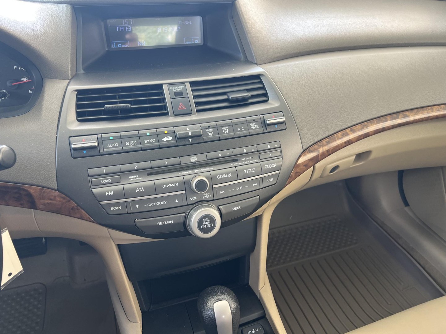 2010 White /Tan Honda Accord EX-L (1HGCP2F86AA) with an 2.4L L4 DOHC 16V engine, Automatic transmission, located at 4520 Airline Hwy, Baton Rouge, LA, 70805, (225) 357-1497, 30.509325, -91.145432 - 2010 Honda Accord EX-L **ONE OWNER & NO ACCIDENTS** 2.4 Gas Saver, 182K Miles, Leather Seats, Cold A/C, Sunroof, Power Windows, Locks & Mirrors. FOR INFO PLEASE CONTACT JEFF AT 225-413-0981. CHECK OUT OUR A+ RATING WITH THE BETTER BUSINESS BUREAU. WE HAVE BEEN A FAMILY OWNED AND OPERATED BUSINESS AT- Photo#9