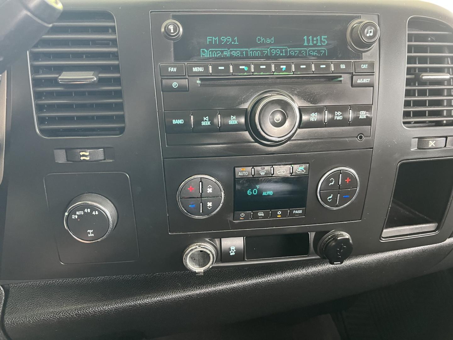 2013 Black /Black GMC Sierra 1500 Z71 (1GTR2VE73DZ) with an 5.3L V8 engine, 6-Speed Automatic transmission, located at 4520 Airline Hwy, Baton Rouge, LA, 70805, (225) 357-1497, 30.509325, -91.145432 - 2013 GMC Sierra 1500 Ext Cab Z71 4WD 5.3 V8 Gas, 211K Miles, Leather Seats, Cold A/C, Power Seat, Windows, Locks & Mirrors, Spray In Bedliner, Tow Package. FOR INFO PLEASE CONTACT JEFF AT 225-413-0981. CHECK OUT OUR A+ RATING WITH THE BETTER BUSINESS BUREAU. WE HAVE BEEN A FAMILY OWNED AND OPERATED- Photo#16