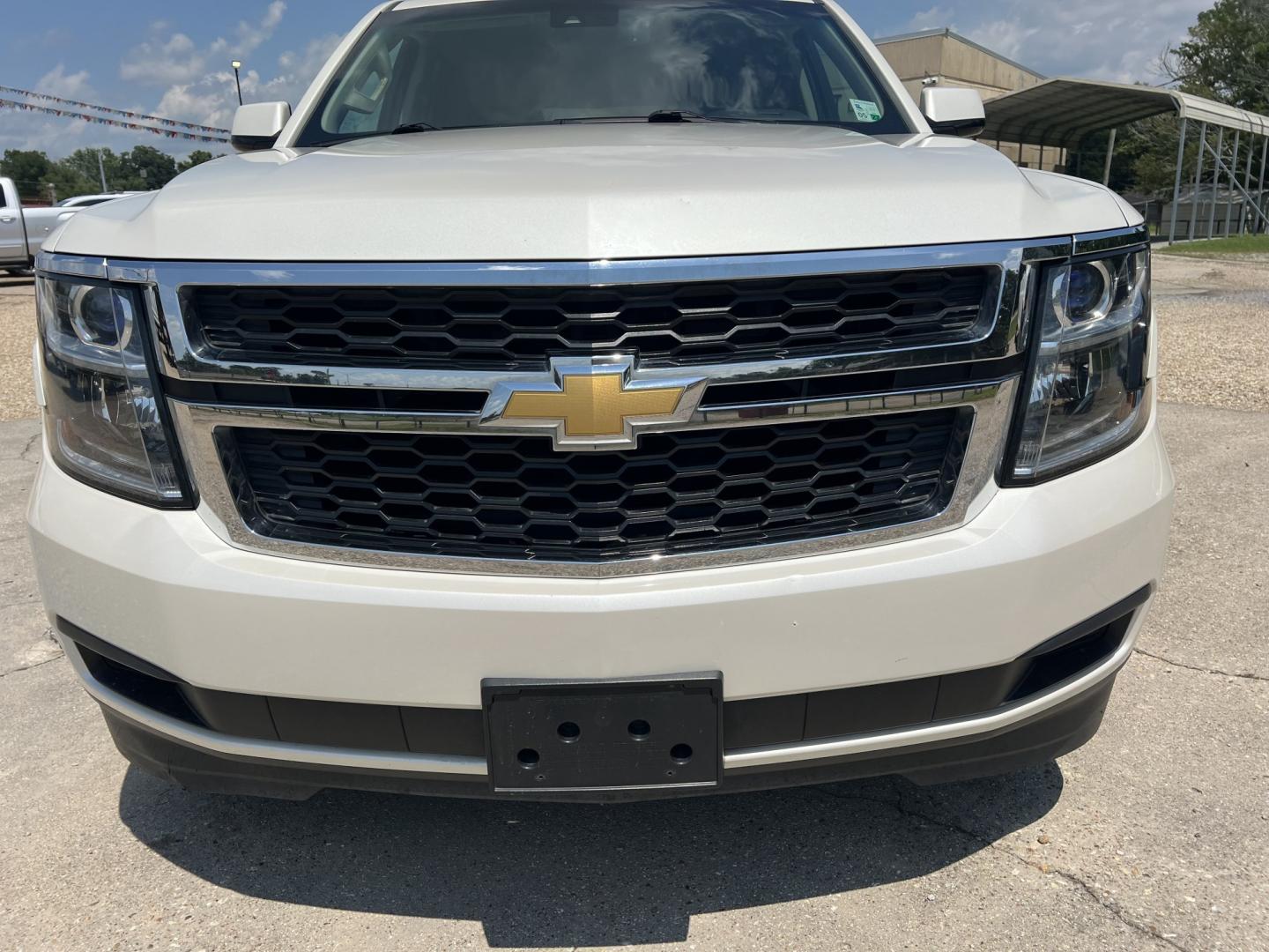 2015 White /Tan Chevrolet Tahoe LT (1GNSCBKC0FR) with an 5.3L V8 engine, 6-Speed Automatic transmission, located at 4520 Airline Hwy, Baton Rouge, LA, 70805, (225) 357-1497, 30.509325, -91.145432 - 2015 Chevrolet Tahoe LT 2WD 5.3 V8 Gas, 162K Miles, Heated Leather Interior, Seats 7, Cold A/C, All Power, Rear Camera, 20" Alloy Wheels, Tow Package. FOR INFO PLEASE CONTACT JEFF AT 225-413-0981. CHECK OUT OUR A+ RATING WITH THE BETTER BUSINESS BUREAU. WE HAVE BEEN A FAMILY OWNED AND OPERATED BUSI- Photo#2