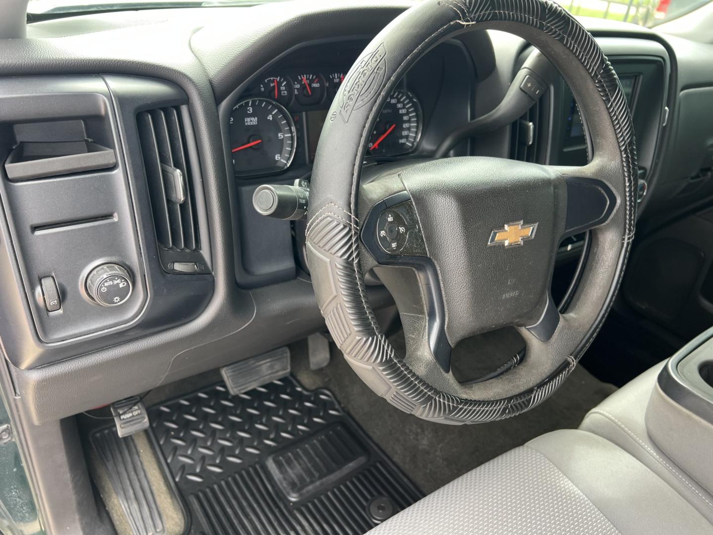 2015 Green /Gray Chevrolet Silverado 1500 LS (3GCPCPEHXFG) with an 4.3L V6 engine, 6-Speed Automatic transmission, located at 4520 Airline Hwy, Baton Rouge, LA, 70805, (225) 357-1497, 30.509325, -91.145432 - 2015 Chevrolet Silverado 1500 Crew Cab LS **ONE OWNER** 4.3 V6 Gas, 162K Miles, Power Windows & Locks, Cold A/C, Rear Camera, Michelin Tires. FOR INFO PLEASE CONTACT JEFF AT 225-413-0981. CHECK OUT OUR A+ RATING WITH THE BETTER BUSINESS BUREAU. WE HAVE BEEN A FAMILY OWNED AND OPERATED BUSINESS AT TH- Photo#13