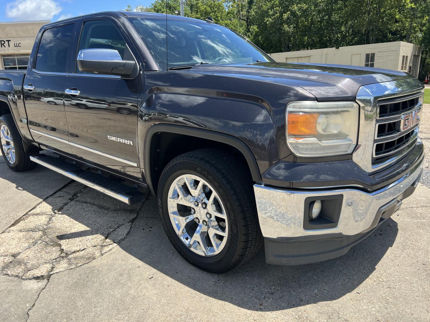 2014 Iridium Gray Metallic /Black GMC Sierra 1500 SLT (3GTP1VECXEG) with an 5.3L V8 engine, 6-Speed Automatic transmission, located at 4520 Airline Hwy, Baton Rouge, LA, 70805, (225) 357-1497, 30.509325, -91.145432 - 2014 GMC Sierra 1500 Crew Cab SLT 2WD **TWO OWNER & NO ACCIDENTS** 5.3 V8 Gas, 189K Miles, Heated & Cooled Leather Seats, Full Console, All Power, Cold A/C, Bose Stereo, Rear Camera, Spray In Bedliner, Tow Pkg. FOR INFO PLEASE CONTACT JEFF AT 225-413-0981. CHECK OUT OUR A+ RATING WITH THE BETTER BUS- Photo#3