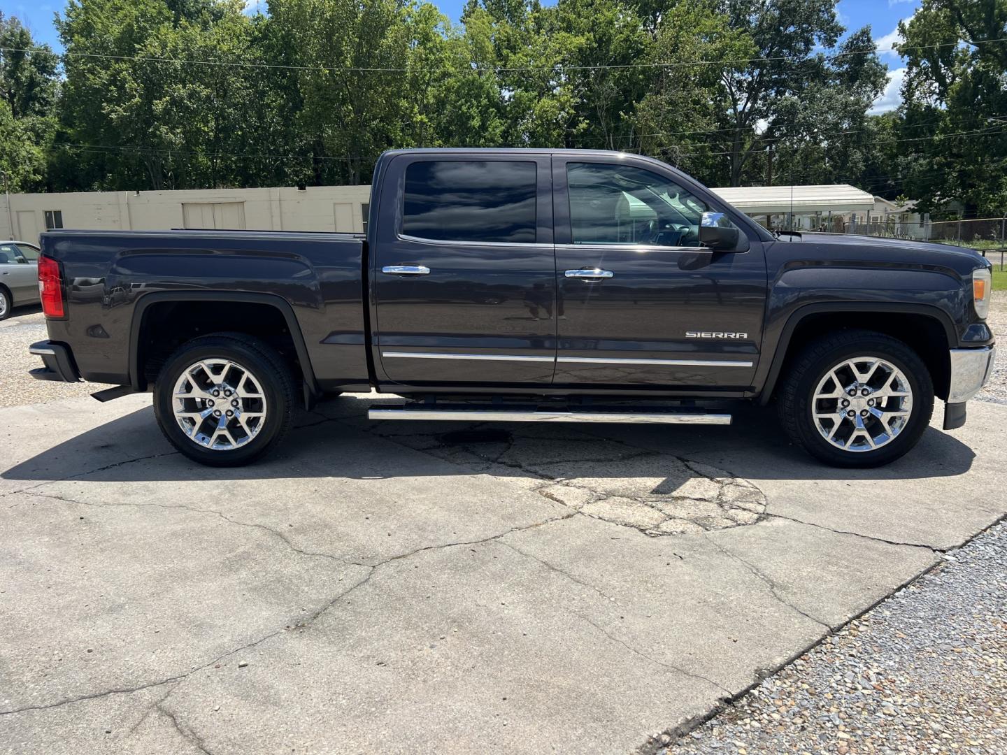 2014 Iridium Gray Metallic /Black GMC Sierra 1500 SLT (3GTP1VECXEG) with an 5.3L V8 engine, 6-Speed Automatic transmission, located at 4520 Airline Hwy, Baton Rouge, LA, 70805, (225) 357-1497, 30.509325, -91.145432 - 2014 GMC Sierra 1500 Crew Cab SLT 2WD **TWO OWNER & NO ACCIDENTS** 5.3 V8 Gas, 189K Miles, Heated & Cooled Leather Seats, Full Console, All Power, Cold A/C, Bose Stereo, Rear Camera, Spray In Bedliner, Tow Pkg. FOR INFO PLEASE CONTACT JEFF AT 225-413-0981. CHECK OUT OUR A+ RATING WITH THE BETTER BUS- Photo#4