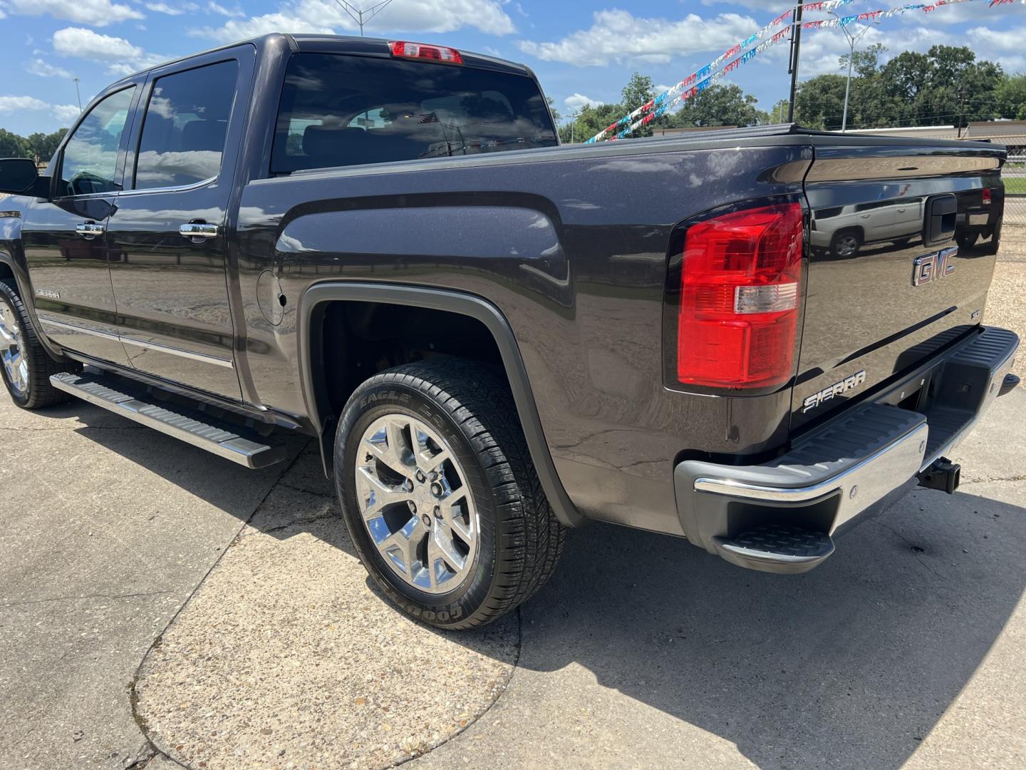 2014 Iridium Gray Metallic /Black GMC Sierra 1500 SLT (3GTP1VECXEG) with an 5.3L V8 engine, 6-Speed Automatic transmission, located at 4520 Airline Hwy, Baton Rouge, LA, 70805, (225) 357-1497, 30.509325, -91.145432 - 2014 GMC Sierra 1500 Crew Cab SLT 2WD **TWO OWNER & NO ACCIDENTS** 5.3 V8 Gas, 189K Miles, Heated & Cooled Leather Seats, Full Console, All Power, Cold A/C, Bose Stereo, Rear Camera, Spray In Bedliner, Tow Pkg. FOR INFO PLEASE CONTACT JEFF AT 225-413-0981. CHECK OUT OUR A+ RATING WITH THE BETTER BUS- Photo#7