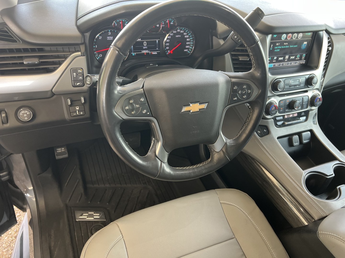 2018 Gray Metallic /Gray Chevrolet Suburban LT (1GNSCHKC7JR) with an 5.3L V8 engine, 6-Speed Automatic transmission, located at 4520 Airline Hwy, Baton Rouge, LA, 70805, (225) 357-1497, 30.509325, -91.145432 - 2018 Chevrolet Suburban LT 2WD **ONE OWNER** 5.3 V8 Gas, 149K Miles, Heated Leather Interior, Seats 7, Cold A/C, All Power, Bose Stereo, Navigation, Rear Camera, 20" Alloy Wheels, Tow Package. FOR INFO PLEASE CONTACT JEFF AT 225-413-0981. CHECK OUT OUR A+ RATING WITH THE BETTER BUSINESS BUREAU. WE H- Photo#15