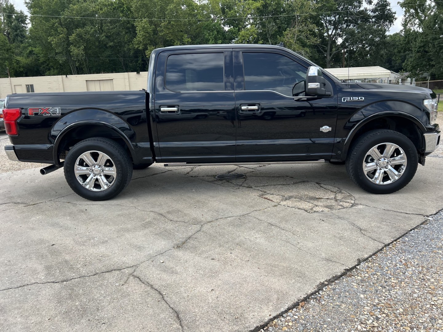 2018 Black /Brown Ford F-150 King Ranch (1FTEW1EG5JF) with an 3.5L V6 TURBO engine, 10 Speed Automatic transmission, located at 4520 Airline Hwy, Baton Rouge, LA, 70805, (225) 357-1497, 30.509325, -91.145432 - 2018 Ford F150 SuperCrew King Ranch FX4 **ONE OWNER** 3.5 V6 EcoBoost Gas, 167K Miles, Heated, Cooled & Massaging Leather Interior, Sunroof, Cold A/C, All Power, Navigation, Power Running Boards, Multi Cameras, 20" Alloy Wheels, Tow Package & Much More. FOR INFO PLEASE CONTACT JEFF AT 225-413-0981.- Photo#4
