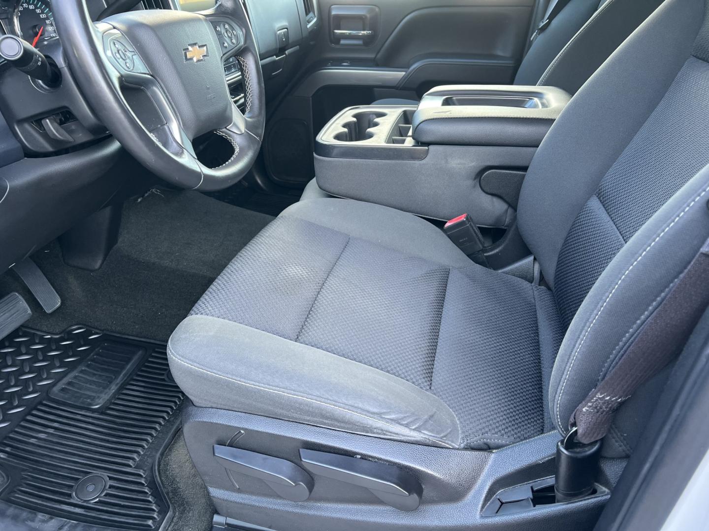 2017 White /Black Chevrolet Silverado 1500 LT (1GCRCREC7HZ) with an 5.3L V8 engine, 6-Speed Automatic transmission, located at 4520 Airline Hwy, Baton Rouge, LA, 70805, (225) 357-1497, 30.509325, -91.145432 - 2017 Chevrolet Silverado 1500 Double Cab LT 5.3 V8 Gas, 134K Miles, Cold A/C, Power Windows, Locks & Mirrors, Seats 6, Backup Camera, Spray In Bedliner, Good Tires, Tow Package. FOR INFO PLEASE CONTACT JEFF AT 225-413-0981. CHECK OUT OUR A+ RATING WITH THE BETTER BUSINESS BUREAU. WE HAVE BEEN A FAM- Photo#8