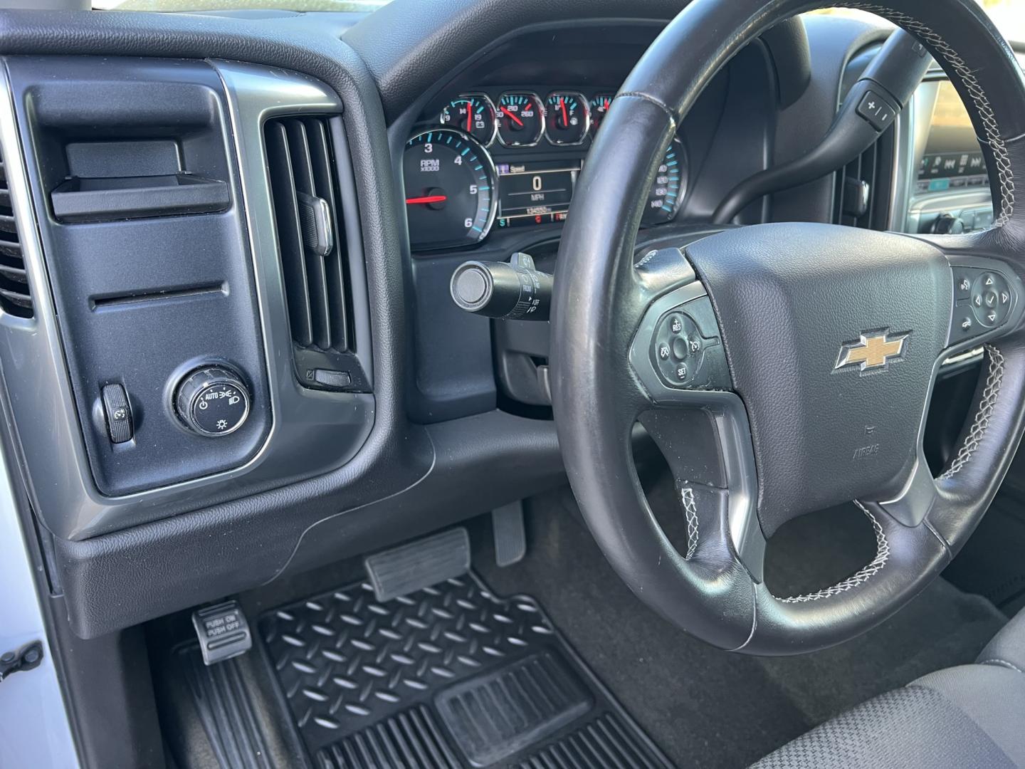2017 White /Black Chevrolet Silverado 1500 LT (1GCRCREC7HZ) with an 5.3L V8 engine, 6-Speed Automatic transmission, located at 4520 Airline Hwy, Baton Rouge, LA, 70805, (225) 357-1497, 30.509325, -91.145432 - 2017 Chevrolet Silverado 1500 Double Cab LT 5.3 V8 Gas, 134K Miles, Cold A/C, Power Windows, Locks & Mirrors, Seats 6, Backup Camera, Spray In Bedliner, Good Tires, Tow Package. FOR INFO PLEASE CONTACT JEFF AT 225-413-0981. CHECK OUT OUR A+ RATING WITH THE BETTER BUSINESS BUREAU. WE HAVE BEEN A FAM- Photo#12