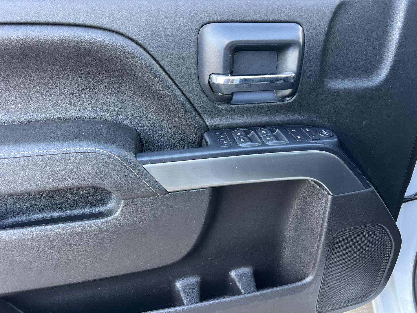 2017 White /Black Chevrolet Silverado 1500 LT (1GCRCREC7HZ) with an 5.3L V8 engine, 6-Speed Automatic transmission, located at 4520 Airline Hwy, Baton Rouge, LA, 70805, (225) 357-1497, 30.509325, -91.145432 - 2017 Chevrolet Silverado 1500 Double Cab LT 5.3 V8 Gas, 134K Miles, Cold A/C, Power Windows, Locks & Mirrors, Seats 6, Backup Camera, Spray In Bedliner, Good Tires, Tow Package. FOR INFO PLEASE CONTACT JEFF AT 225-413-0981. CHECK OUT OUR A+ RATING WITH THE BETTER BUSINESS BUREAU. WE HAVE BEEN A FAM- Photo#16