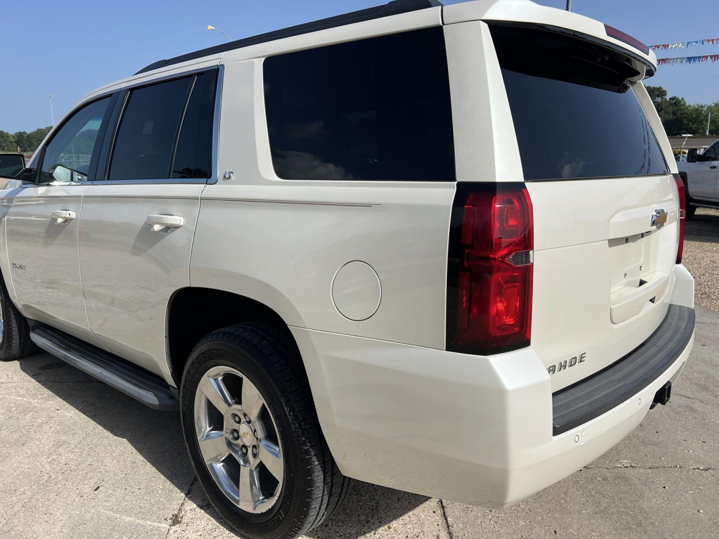 2015 White Diamond /Tan Chevrolet Tahoe LT (1GNSCBKC1FR) with an 5.3L V8 engine, 6-Speed Automatic transmission, located at 4520 Airline Hwy, Baton Rouge, LA, 70805, (225) 357-1497, 30.509325, -91.145432 - 2015 Chevrolet Tahoe LT **ONE OWNER & NO ACCIDENTS** 5.3 V8 Gas, 198K Miles, Leather Seats, Cold A/C, All Power, Bose Stereo, Seats 7, New Tires, Tow Package. FOR INFO PLEASE CONTACT JEFF AT 225-413-0981. CHECK OUT OUR A+ RATING WITH THE BETTER BUSINESS BUREAU. WE HAVE BEEN A FAMILY OWNED AND OPERA- Photo#7