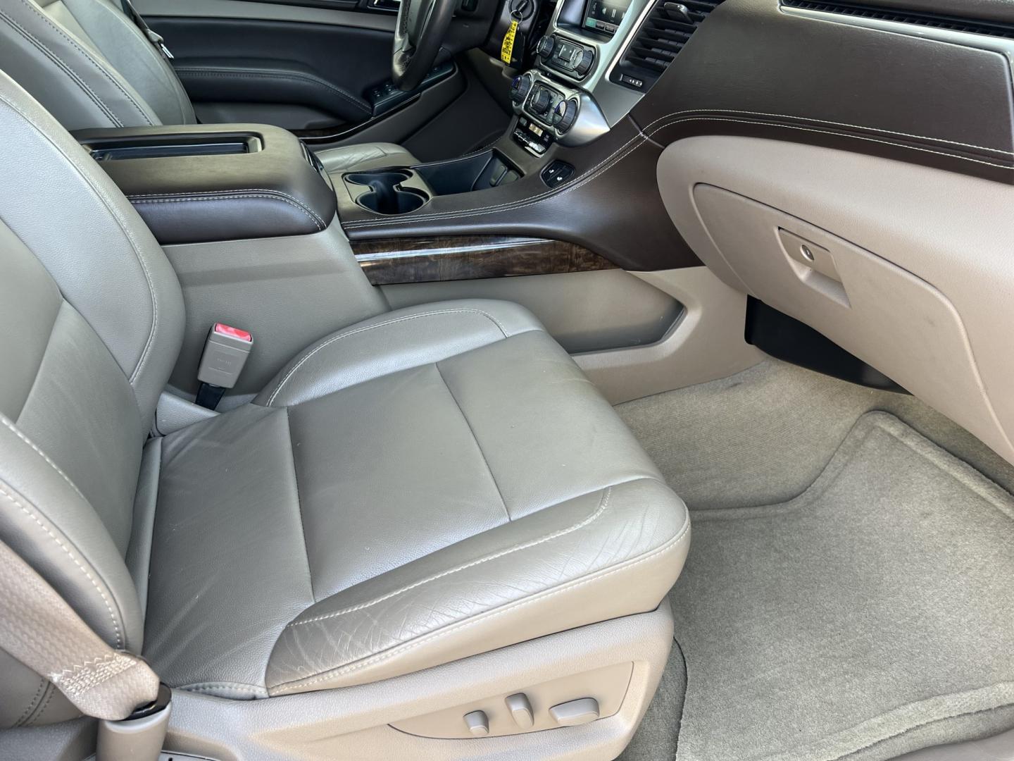 2015 White Diamond /Tan Chevrolet Tahoe LT (1GNSCBKC1FR) with an 5.3L V8 engine, 6-Speed Automatic transmission, located at 4520 Airline Hwy, Baton Rouge, LA, 70805, (225) 357-1497, 30.509325, -91.145432 - 2015 Chevrolet Tahoe LT **ONE OWNER & NO ACCIDENTS** 5.3 V8 Gas, 198K Miles, Leather Seats, Cold A/C, All Power, Bose Stereo, Seats 7, New Tires, Tow Package. FOR INFO PLEASE CONTACT JEFF AT 225-413-0981. CHECK OUT OUR A+ RATING WITH THE BETTER BUSINESS BUREAU. WE HAVE BEEN A FAMILY OWNED AND OPERA- Photo#9