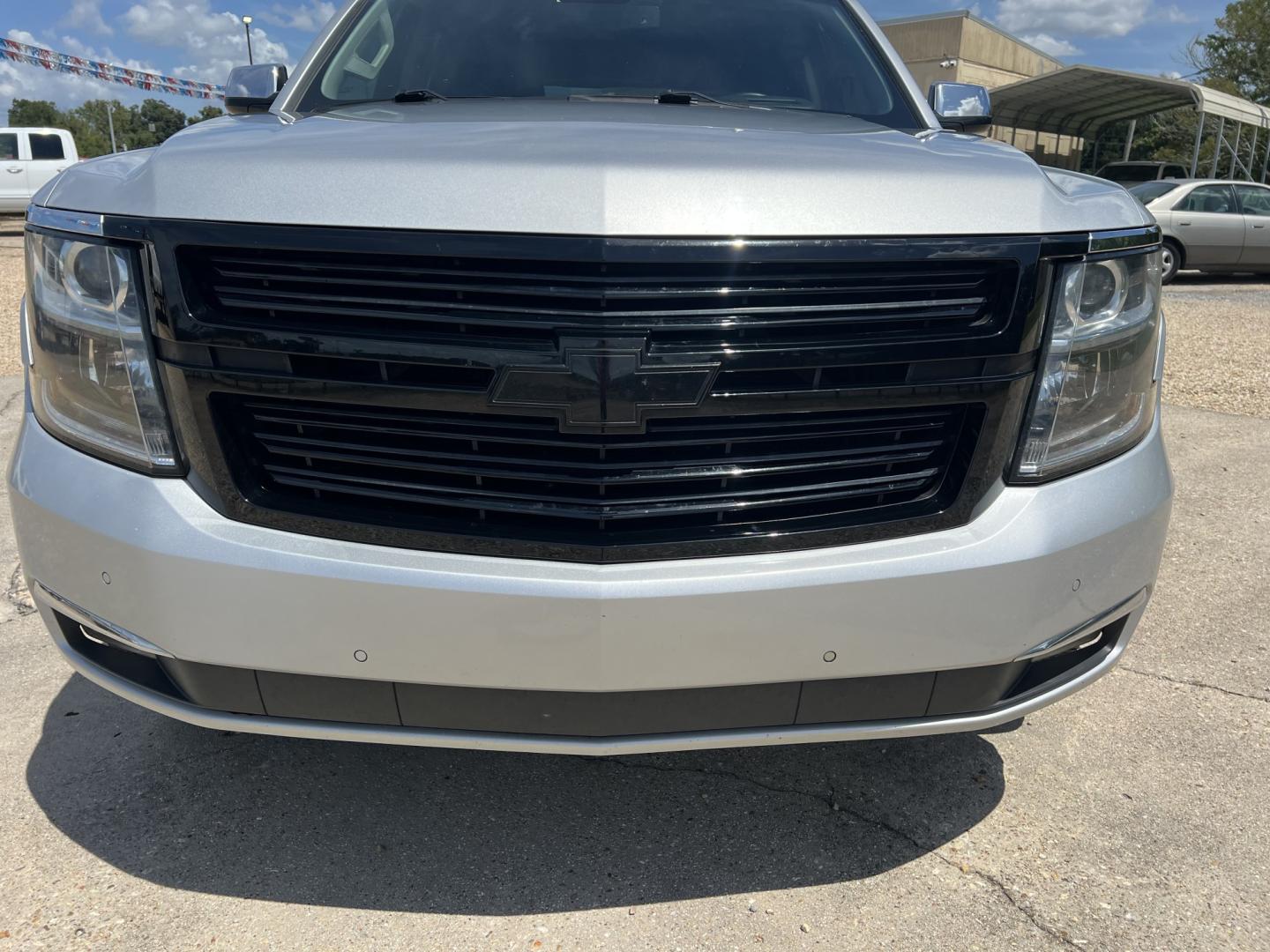 2016 Silver /Black Chevrolet Tahoe LTZ (1GNSCCKC4GR) with an 5.3L V8 engine, 6-Speed Automatic transmission, located at 4520 Airline Hwy, Baton Rouge, LA, 70805, (225) 357-1497, 30.509325, -91.145432 - 2016 Chevrolet Tahoe LTZ 5.3 V8 Gas, 166K Miles, Leather Seats, Sunroof, DVD, Cold A/C, All Power, Bose Stereo, Seats 7, Tow Package. FOR INFO PLEASE CONTACT JEFF AT 225-413-0981. CHECK OUT OUR A+ RATING WITH THE BETTER BUSINESS BUREAU. WE HAVE BEEN A FAMILY OWNED AND OPERATED BUSINESS AT THE SAME- Photo#2