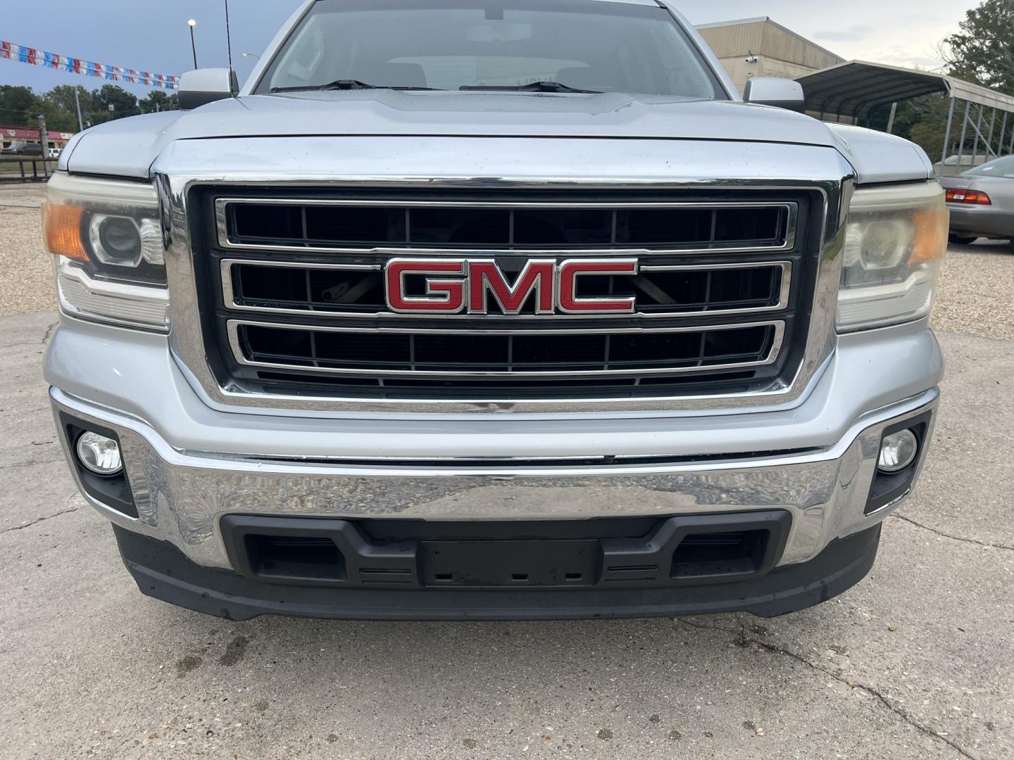 2014 Silver /Gray GMC Sierra 1500 SLE (3GTP1UEC6EG) with an 5.3L V8 engine, 6-Speed Automatic transmission, located at 4520 Airline Hwy, Baton Rouge, LA, 70805, (225) 357-1497, 30.509325, -91.145432 - 2014 GMC Sierra 1500 Crew Cab SLE 5.3 V8 Gas, 178K Miles, Cold A/C, Power Seat, Windows, Locks & Mirrors, New Tires, New Brakes, Tow Package. FOR INFO PLEASE CONTACT JEFF AT 225-413-0981. CHECK OUT OUR A+ RATING WITH THE BETTER BUSINESS BUREAU. WE HAVE BEEN A FAMILY OWNED AND OPERATED BUSINESS AT TH- Photo#2
