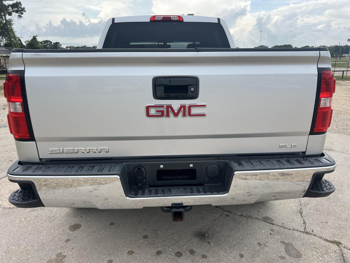 2014 Silver /Gray GMC Sierra 1500 SLE (3GTP1UEC6EG) with an 5.3L V8 engine, 6-Speed Automatic transmission, located at 4520 Airline Hwy, Baton Rouge, LA, 70805, (225) 357-1497, 30.509325, -91.145432 - 2014 GMC Sierra 1500 Crew Cab SLE 5.3 V8 Gas, 178K Miles, Cold A/C, Power Seat, Windows, Locks & Mirrors, New Tires, New Brakes, Tow Package. FOR INFO PLEASE CONTACT JEFF AT 225-413-0981. CHECK OUT OUR A+ RATING WITH THE BETTER BUSINESS BUREAU. WE HAVE BEEN A FAMILY OWNED AND OPERATED BUSINESS AT TH- Photo#6