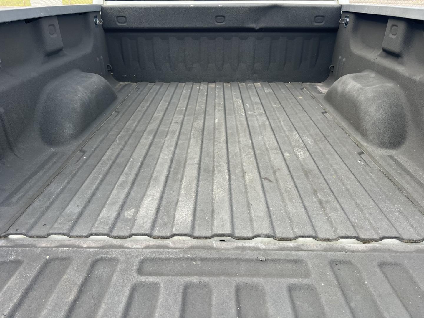 2014 Silver /Gray GMC Sierra 1500 SLE (3GTP1UEC6EG) with an 5.3L V8 engine, 6-Speed Automatic transmission, located at 4520 Airline Hwy, Baton Rouge, LA, 70805, (225) 357-1497, 30.509325, -91.145432 - 2014 GMC Sierra 1500 Crew Cab SLE 5.3 V8 Gas, 178K Miles, Cold A/C, Power Seat, Windows, Locks & Mirrors, New Tires, New Brakes, Tow Package. FOR INFO PLEASE CONTACT JEFF AT 225-413-0981. CHECK OUT OUR A+ RATING WITH THE BETTER BUSINESS BUREAU. WE HAVE BEEN A FAMILY OWNED AND OPERATED BUSINESS AT TH- Photo#8