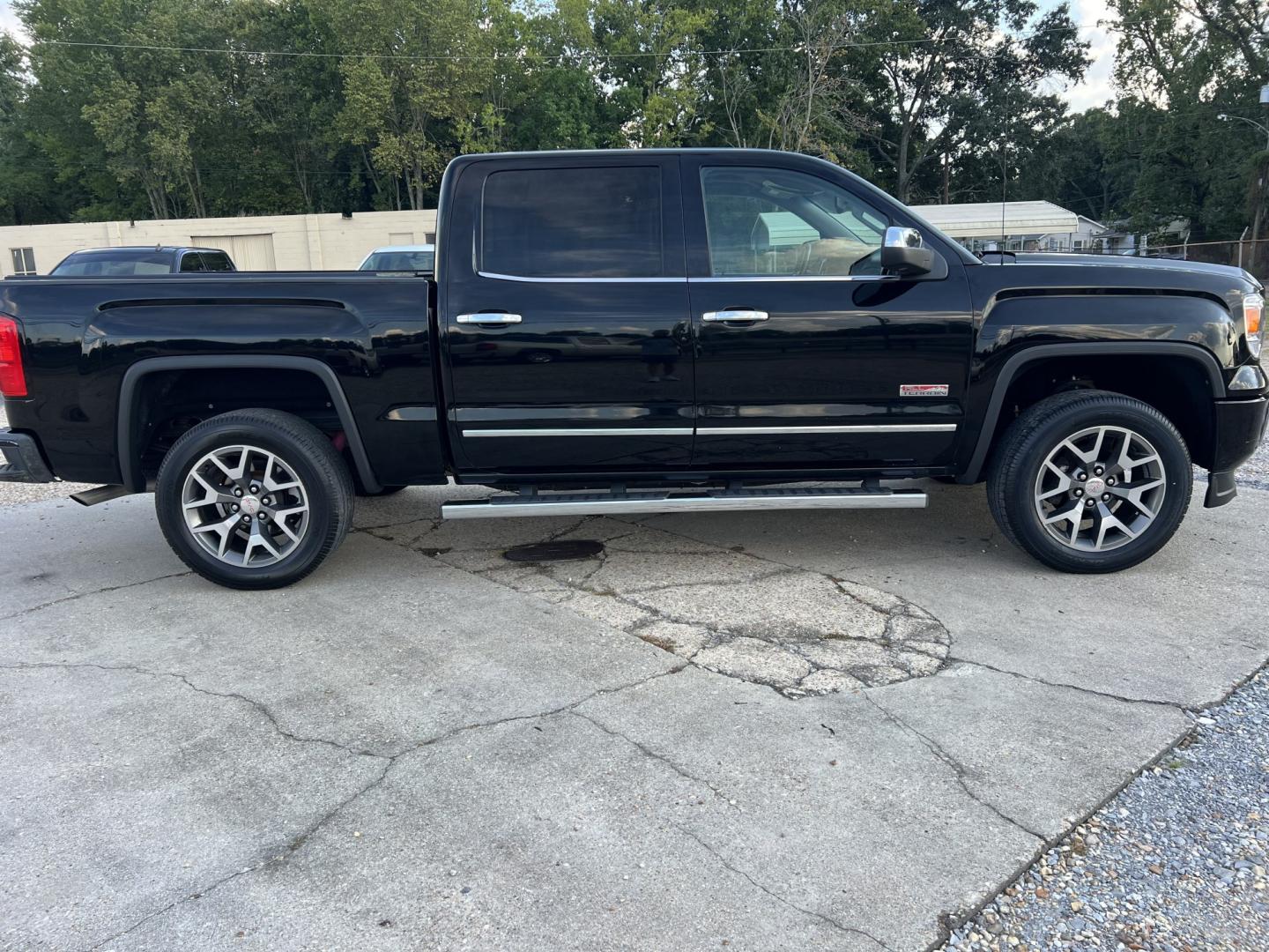 2014 Black /Black GMC Sierra 1500 SLT (All Terrain) (3GTU2VEC6EG) with an 5.3L V8 engine, 6-Speed Automatic transmission, located at 4520 Airline Hwy, Baton Rouge, LA, 70805, (225) 357-1497, 30.509325, -91.145432 - 2014 GMC Sierra 1500 Crew Cab SLT 4WD (All Terrain Pkg), NO ACCIDENTS, 5.3 V8 Gas, 136K Miles, Heated Leather, All Power, New Tires, Bed Cover, Cold A/C, Tow Package. Has Minor Ding & Scratches. FOR INFO PLEASE CONTACT JEFF AT 225-413-0981. CHECK OUT OUR A+ RATING WITH THE BETTER BUSINESS BUREAU. WE- Photo#4