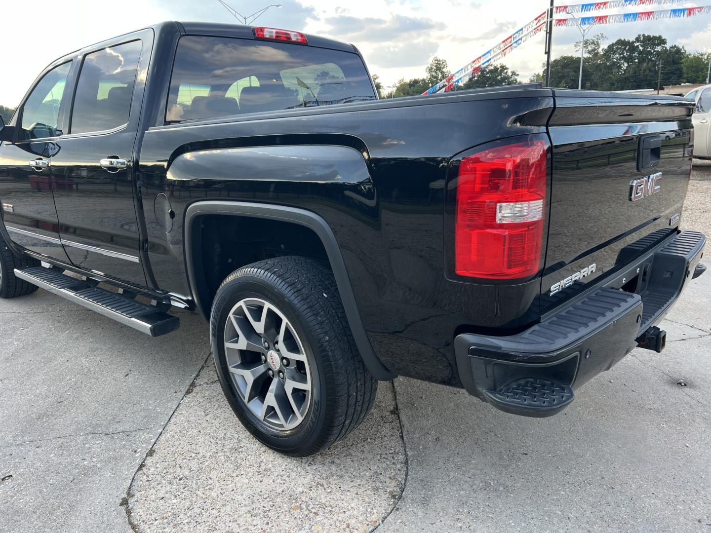 2014 Black /Black GMC Sierra 1500 SLT (All Terrain) (3GTU2VEC6EG) with an 5.3L V8 engine, 6-Speed Automatic transmission, located at 4520 Airline Hwy, Baton Rouge, LA, 70805, (225) 357-1497, 30.509325, -91.145432 - 2014 GMC Sierra 1500 Crew Cab SLT 4WD (All Terrain Pkg), NO ACCIDENTS, 5.3 V8 Gas, 136K Miles, Heated Leather, All Power, New Tires, Bed Cover, Cold A/C, Tow Package. Has Minor Ding & Scratches. FOR INFO PLEASE CONTACT JEFF AT 225-413-0981. CHECK OUT OUR A+ RATING WITH THE BETTER BUSINESS BUREAU. WE- Photo#7