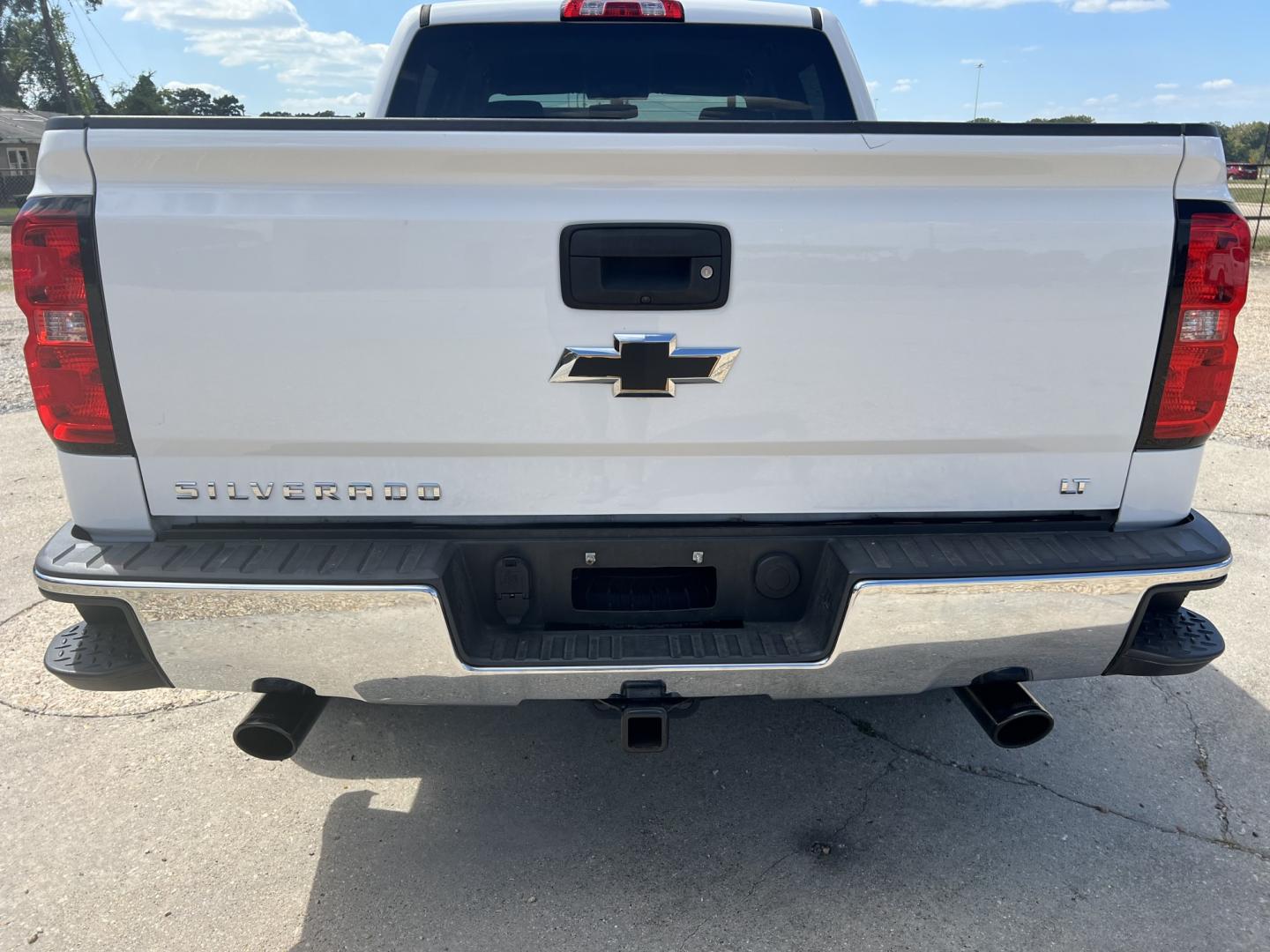 2017 White /Black Chevrolet Silverado 1500 LT (3GCPCREC5HG) with an 5.3L V8 engine, 6-Speed Automatic transmission, located at 4520 Airline Hwy, Baton Rouge, LA, 70805, (225) 357-1497, 30.509325, -91.145432 - 2017 Chevrolet Silverado 1500 Crew Cab LT, NO ACCIDENTS, 5.3 V8 Gas, 128K Miles, Heated Leather, All Power, New Transmission, New Tires, Cold A/C, Backup Camera, Tow Package. FOR INFO PLEASE CONTACT JEFF AT 225-413-0981. CHECK OUT OUR A+ RATING WITH THE BETTER BUSINESS BUREAU. WE HAVE BEEN A FAMILY- Photo#6
