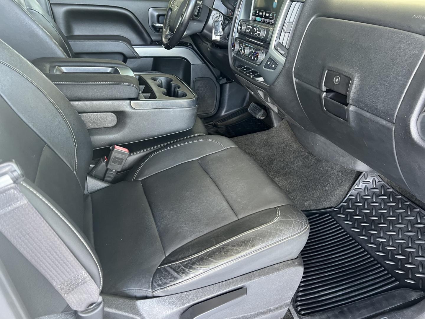 2017 White /Black Chevrolet Silverado 1500 LT (3GCPCREC5HG) with an 5.3L V8 engine, 6-Speed Automatic transmission, located at 4520 Airline Hwy, Baton Rouge, LA, 70805, (225) 357-1497, 30.509325, -91.145432 - 2017 Chevrolet Silverado 1500 Crew Cab LT, NO ACCIDENTS, 5.3 V8 Gas, 128K Miles, Heated Leather, All Power, New Transmission, New Tires, Cold A/C, Backup Camera, Tow Package. FOR INFO PLEASE CONTACT JEFF AT 225-413-0981. CHECK OUT OUR A+ RATING WITH THE BETTER BUSINESS BUREAU. WE HAVE BEEN A FAMILY- Photo#10
