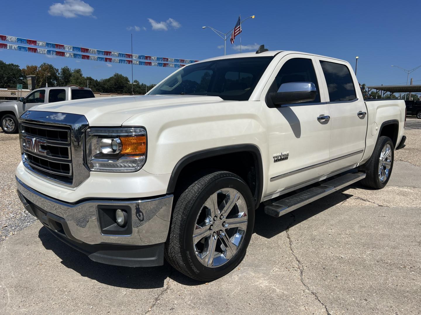 2015 White Diamond /Tan GMC Sierra 1500 SLT (3GTP1VEC6FG) with an 5.3L V8 engine, 6 Speed Automatic transmission, located at 4520 Airline Hwy, Baton Rouge, LA, 70805, (225) 357-1497, 30.509325, -91.145432 - 2015 GMC Sierra 1500 Crew Cab SLT, 5.3 V8 Gas, 190K Miles, Heated & Cooled Leather, All Power, Cold A/C, Backup Camera, Tow Package. FOR INFO PLEASE CONTACT JEFF AT 225-413-0981. CHECK OUT OUR A+ RATING WITH THE BETTER BUSINESS BUREAU. WE HAVE BEEN A FAMILY OWNED AND OPERATED BUSINESS AT THE SAME LO- Photo#0