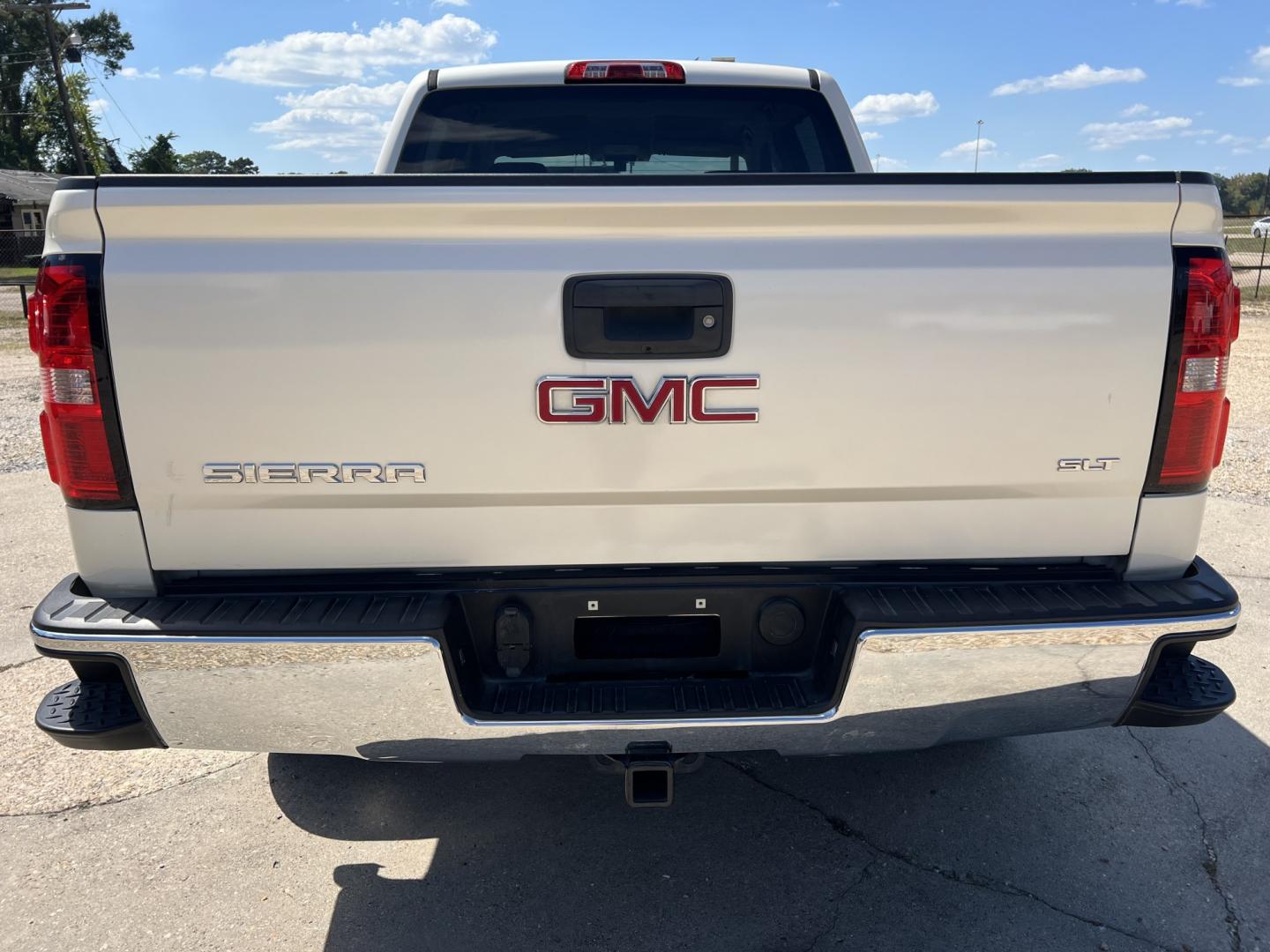 2015 White Diamond /Tan GMC Sierra 1500 SLT (3GTP1VEC6FG) with an 5.3L V8 engine, 6 Speed Automatic transmission, located at 4520 Airline Hwy, Baton Rouge, LA, 70805, (225) 357-1497, 30.509325, -91.145432 - 2015 GMC Sierra 1500 Crew Cab SLT, 5.3 V8 Gas, 190K Miles, Heated & Cooled Leather, All Power, Cold A/C, Backup Camera, Tow Package. FOR INFO PLEASE CONTACT JEFF AT 225-413-0981. CHECK OUT OUR A+ RATING WITH THE BETTER BUSINESS BUREAU. WE HAVE BEEN A FAMILY OWNED AND OPERATED BUSINESS AT THE SAME LO- Photo#6
