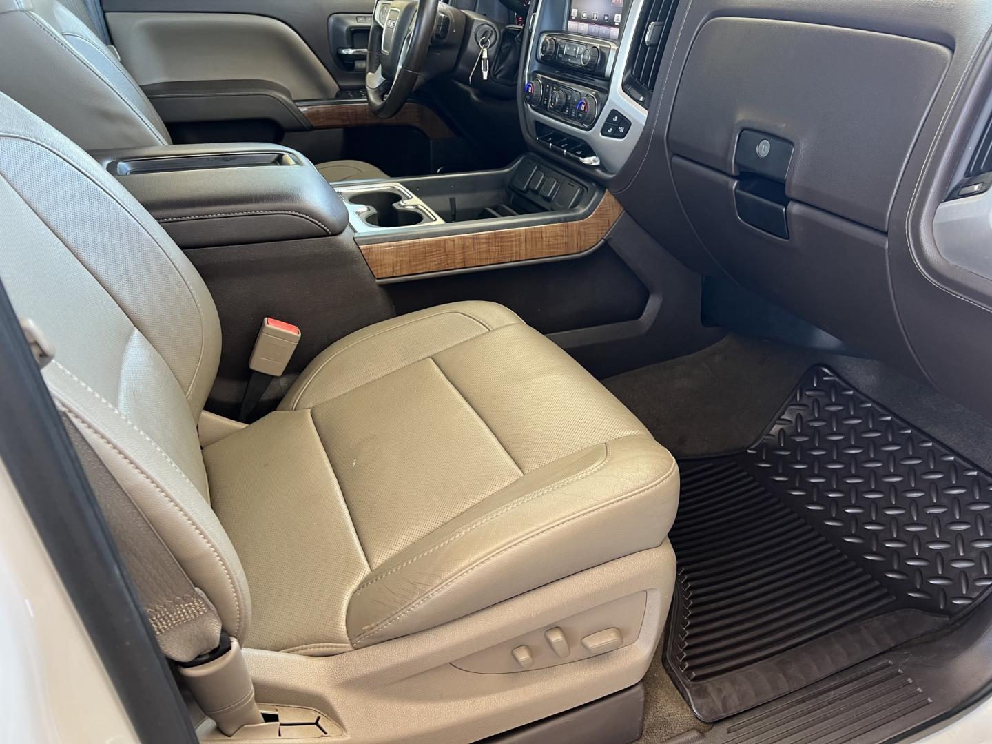 2015 White Diamond /Tan GMC Sierra 1500 SLT (3GTP1VEC6FG) with an 5.3L V8 engine, 6 Speed Automatic transmission, located at 4520 Airline Hwy, Baton Rouge, LA, 70805, (225) 357-1497, 30.509325, -91.145432 - 2015 GMC Sierra 1500 Crew Cab SLT, 5.3 V8 Gas, 190K Miles, Heated & Cooled Leather, All Power, Cold A/C, Backup Camera, Tow Package. FOR INFO PLEASE CONTACT JEFF AT 225-413-0981. CHECK OUT OUR A+ RATING WITH THE BETTER BUSINESS BUREAU. WE HAVE BEEN A FAMILY OWNED AND OPERATED BUSINESS AT THE SAME LO- Photo#9