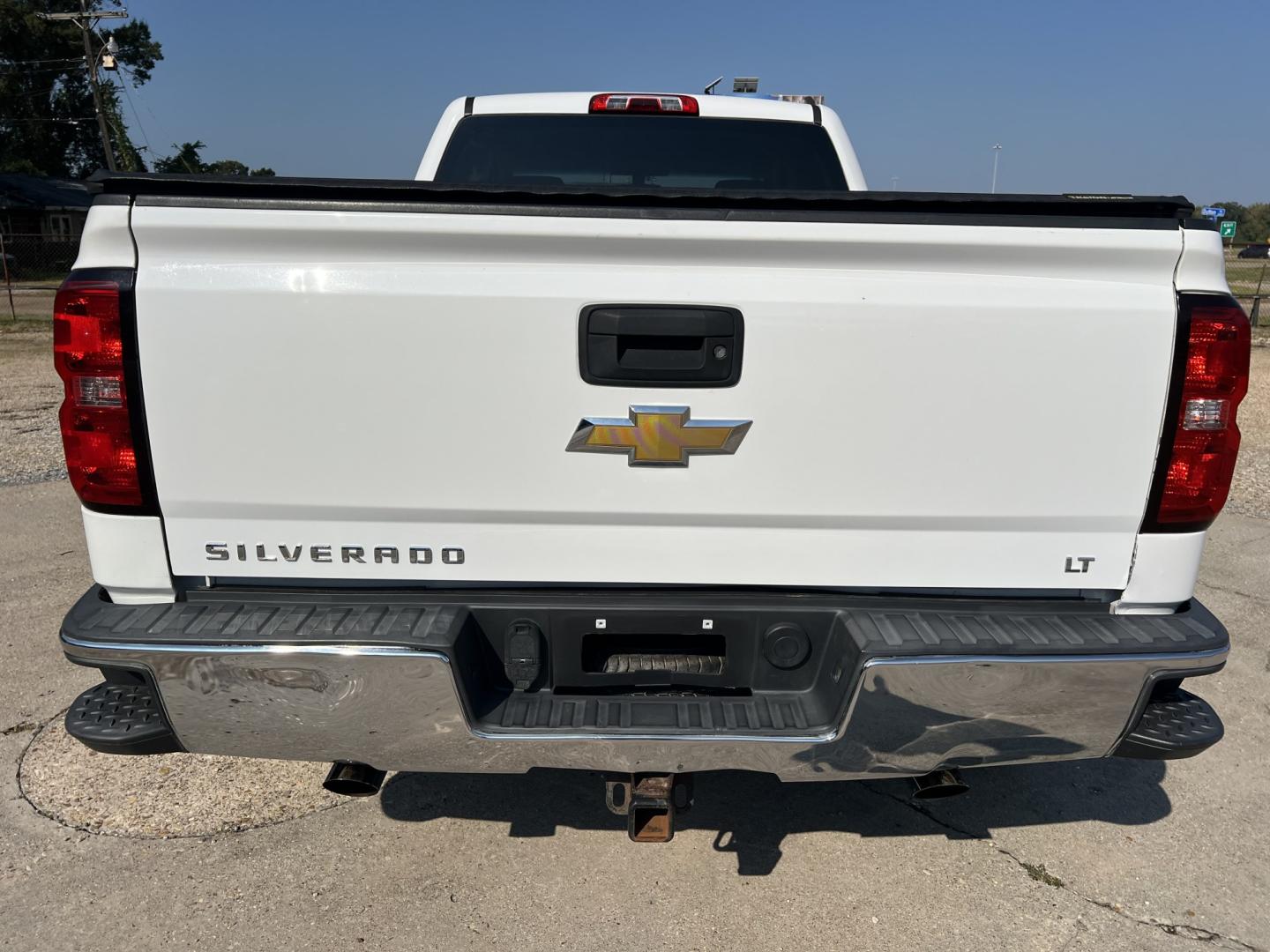 2014 White /Black Chevrolet Silverado 1500 LT (1GCRCREC1EZ) with an 5.3L V8 engine, 6-Speed Automatic transmission, located at 4520 Airline Hwy, Baton Rouge, LA, 70805, (225) 357-1497, 30.509325, -91.145432 - 2014 Chevrolet Silverado 1500 Double Cab LT 2WD 5.3 V8 Gas, 144K Miles, Power Bucket Seats, Power Windows, Locks & Mirrors, Cold A/C, Bedcover, Tow Package. Has Minor Dings & Scratches. FOR INFO PLEASE CONTACT JEFF AT 225-413-0981. CHECK OUT OUR A+ RATING WITH THE BETTER BUSINESS BUREAU. WE HAVE BEE- Photo#6
