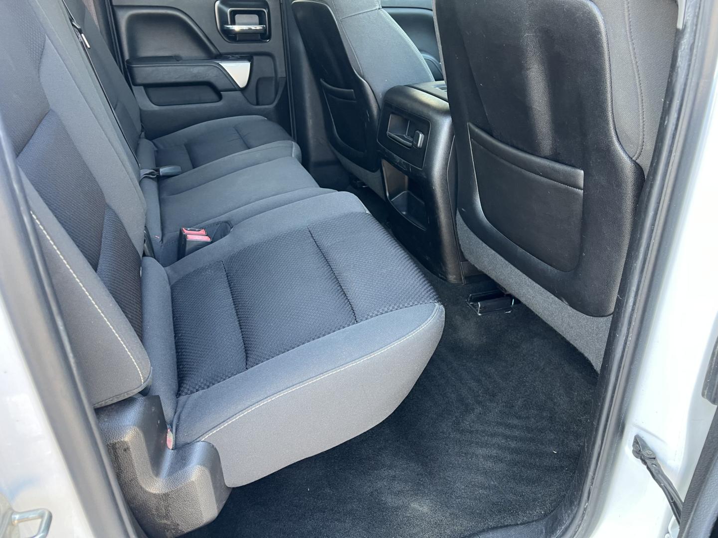 2014 White /Black Chevrolet Silverado 1500 LT (1GCRCREC1EZ) with an 5.3L V8 engine, 6-Speed Automatic transmission, located at 4520 Airline Hwy, Baton Rouge, LA, 70805, (225) 357-1497, 30.509325, -91.145432 - 2014 Chevrolet Silverado 1500 Double Cab LT 2WD 5.3 V8 Gas, 144K Miles, Power Bucket Seats, Power Windows, Locks & Mirrors, Cold A/C, Bedcover, Tow Package. Has Minor Dings & Scratches. FOR INFO PLEASE CONTACT JEFF AT 225-413-0981. CHECK OUT OUR A+ RATING WITH THE BETTER BUSINESS BUREAU. WE HAVE BEE- Photo#10