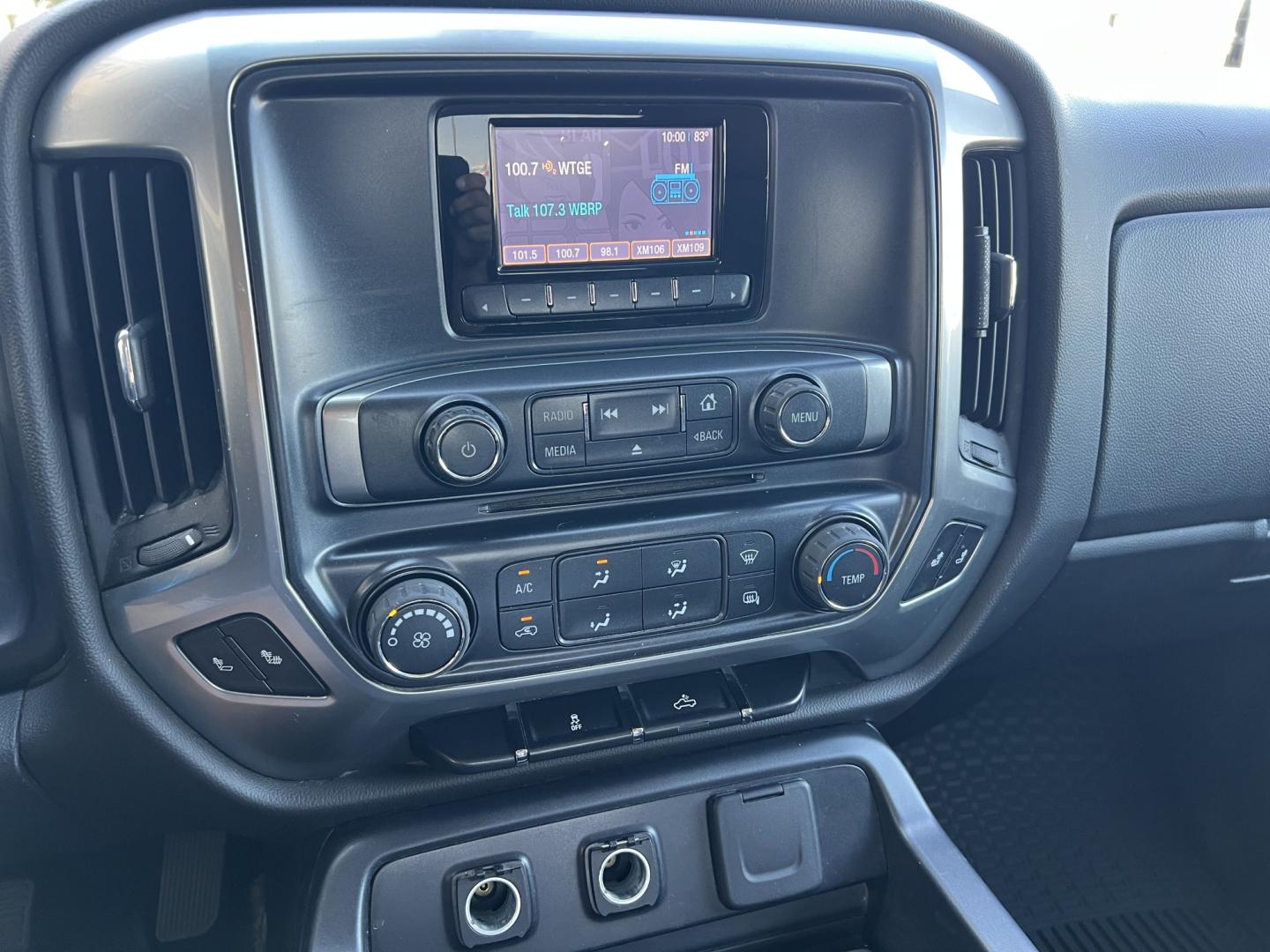 2014 White /Black Chevrolet Silverado 1500 LT (1GCRCREC1EZ) with an 5.3L V8 engine, 6-Speed Automatic transmission, located at 4520 Airline Hwy, Baton Rouge, LA, 70805, (225) 357-1497, 30.509325, -91.145432 - 2014 Chevrolet Silverado 1500 Double Cab LT 2WD 5.3 V8 Gas, 144K Miles, Power Bucket Seats, Power Windows, Locks & Mirrors, Cold A/C, Bedcover, Tow Package. Has Minor Dings & Scratches. FOR INFO PLEASE CONTACT JEFF AT 225-413-0981. CHECK OUT OUR A+ RATING WITH THE BETTER BUSINESS BUREAU. WE HAVE BEE- Photo#15