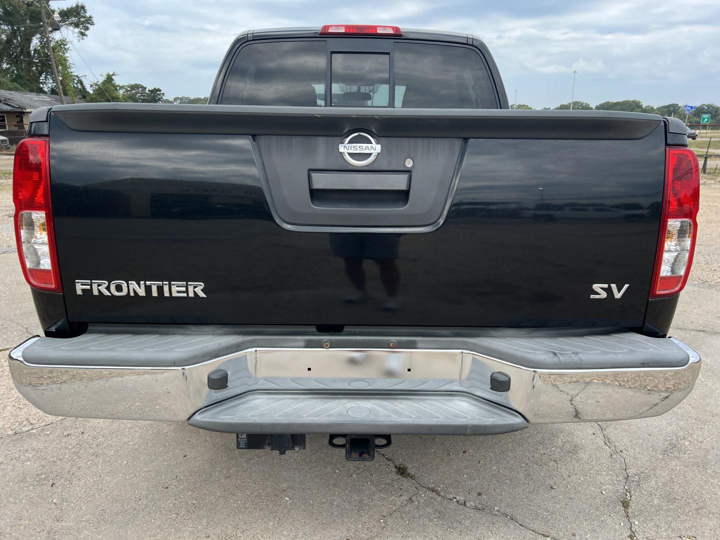 2016 Black /Gray Nissan Frontier SV (1N6AD0ER5GN) with an 4.0L V6 DOHC 24V engine, Automatic transmission, located at 4520 Airline Hwy, Baton Rouge, LA, 70805, (225) 357-1497, 30.509325, -91.145432 - 2016 Nissan Frontier Crew Cab SV 2WD 4.0 V6 Gas, 132K Miles, Automatic Transmission, Power Windows, Locks & Mirrors, Cold A/C, Bluetooth Radio, Tow Package. FOR INFO PLEASE CONTACT JEFF AT 225-413-0981. CHECK OUT OUR A+ RATING WITH THE BETTER BUSINESS BUREAU. WE HAVE BEEN A FAMILY OWNED AND OPERATED- Photo#6