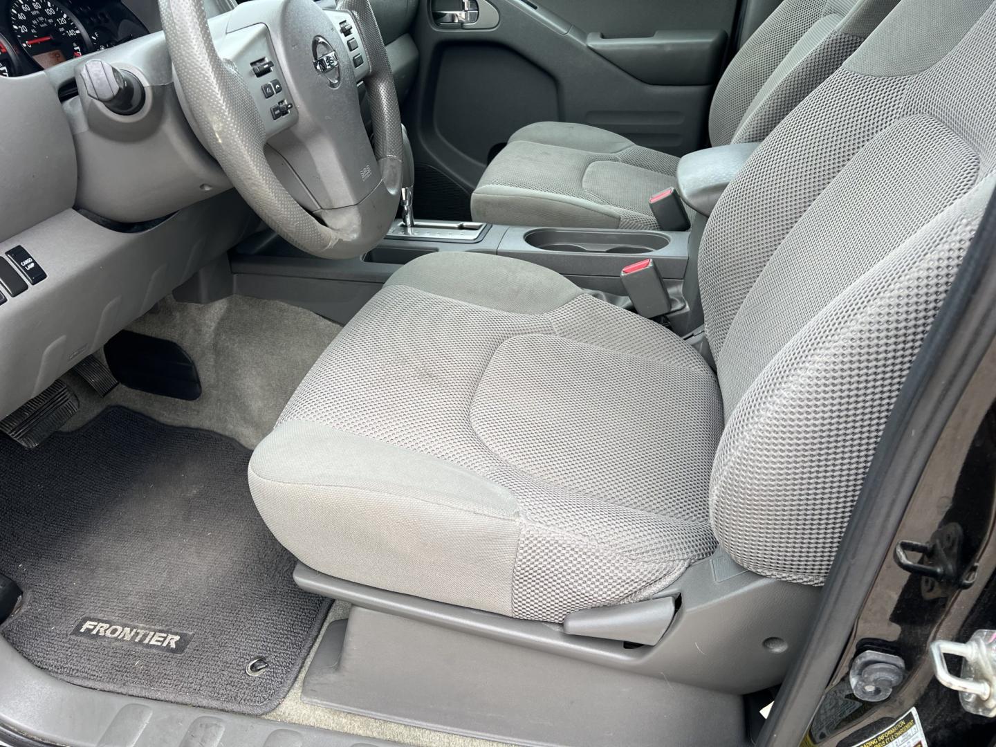 2016 Black /Gray Nissan Frontier SV (1N6AD0ER5GN) with an 4.0L V6 DOHC 24V engine, Automatic transmission, located at 4520 Airline Hwy, Baton Rouge, LA, 70805, (225) 357-1497, 30.509325, -91.145432 - 2016 Nissan Frontier Crew Cab SV 2WD 4.0 V6 Gas, 132K Miles, Automatic Transmission, Power Windows, Locks & Mirrors, Cold A/C, Bluetooth Radio, Tow Package. FOR INFO PLEASE CONTACT JEFF AT 225-413-0981. CHECK OUT OUR A+ RATING WITH THE BETTER BUSINESS BUREAU. WE HAVE BEEN A FAMILY OWNED AND OPERATED- Photo#9