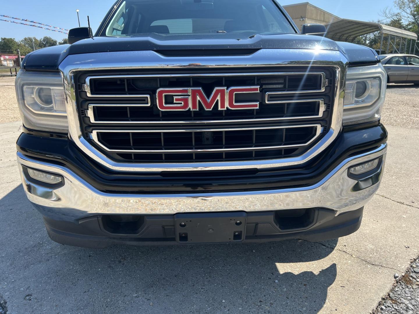 2018 Black /Gray GMC Sierra 1500 SLE (3GTP1MEC5JG) with an 5.3L V8 engine, 6-Speed Automatic transmission, located at 4520 Airline Hwy, Baton Rouge, LA, 70805, (225) 357-1497, 30.509325, -91.145432 - 2018 GMC Sierra 1500 Crew Cab SLE 2WD, NO ACCIDENTS, 5.3 V8 Gas, 142K Miles, Power Seat, Windows, Locks & Mirrors, Bigger Touch Screen Radio, Cold A/C, Backup Camera, Tow Package. FOR INFO PLEASE CONTACT JEFF AT 225-413-0981. CHECK OUT OUR A+ RATING WITH THE BETTER BUSINESS BUREAU. WE HAVE BEEN A FA- Photo#2
