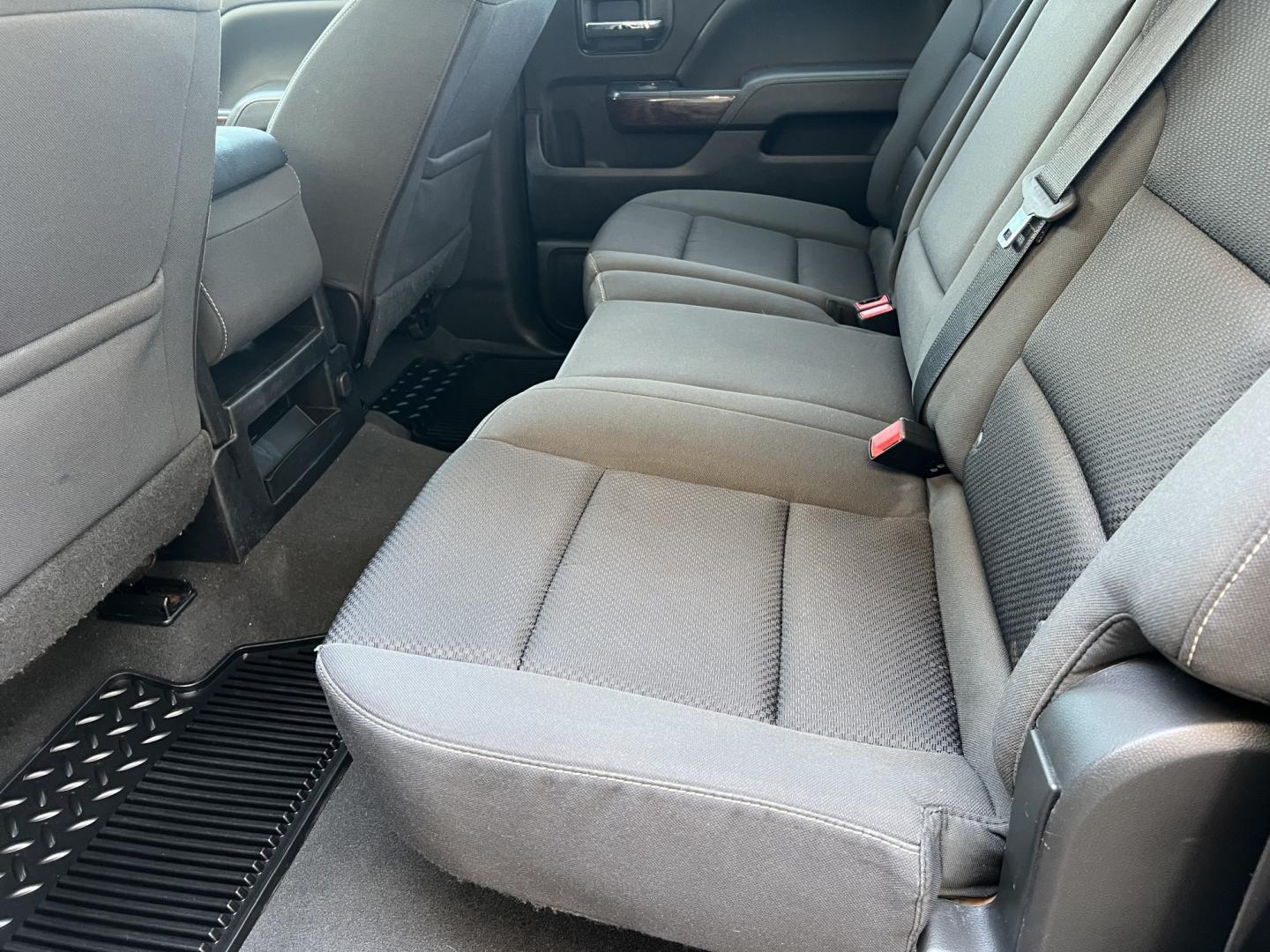 2018 Black /Gray GMC Sierra 1500 SLE (3GTP1MEC5JG) with an 5.3L V8 engine, 6-Speed Automatic transmission, located at 4520 Airline Hwy, Baton Rouge, LA, 70805, (225) 357-1497, 30.509325, -91.145432 - 2018 GMC Sierra 1500 Crew Cab SLE 2WD, NO ACCIDENTS, 5.3 V8 Gas, 142K Miles, Power Seat, Windows, Locks & Mirrors, Bigger Touch Screen Radio, Cold A/C, Backup Camera, Tow Package. FOR INFO PLEASE CONTACT JEFF AT 225-413-0981. CHECK OUT OUR A+ RATING WITH THE BETTER BUSINESS BUREAU. WE HAVE BEEN A FA- Photo#11