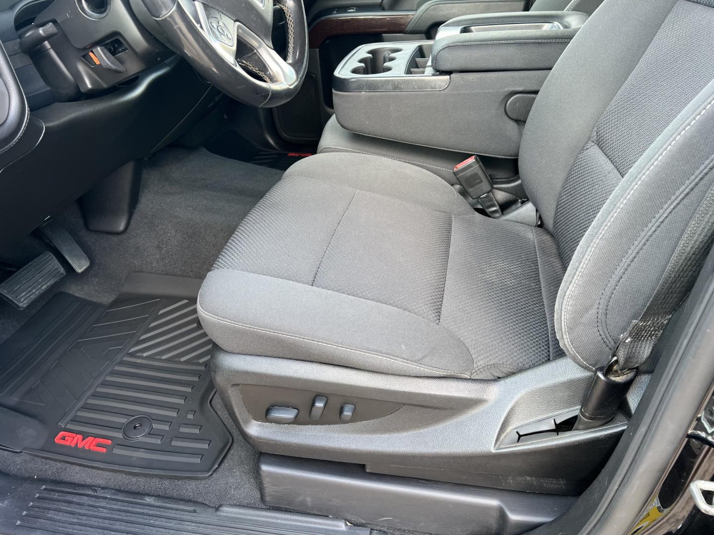 2018 Black /Gray GMC Sierra 1500 SLE (3GTP1MEC5JG) with an 5.3L V8 engine, 6-Speed Automatic transmission, located at 4520 Airline Hwy, Baton Rouge, LA, 70805, (225) 357-1497, 30.509325, -91.145432 - 2018 GMC Sierra 1500 Crew Cab SLE 2WD, NO ACCIDENTS, 5.3 V8 Gas, 142K Miles, Power Seat, Windows, Locks & Mirrors, Bigger Touch Screen Radio, Cold A/C, Backup Camera, Tow Package. FOR INFO PLEASE CONTACT JEFF AT 225-413-0981. CHECK OUT OUR A+ RATING WITH THE BETTER BUSINESS BUREAU. WE HAVE BEEN A FA- Photo#8