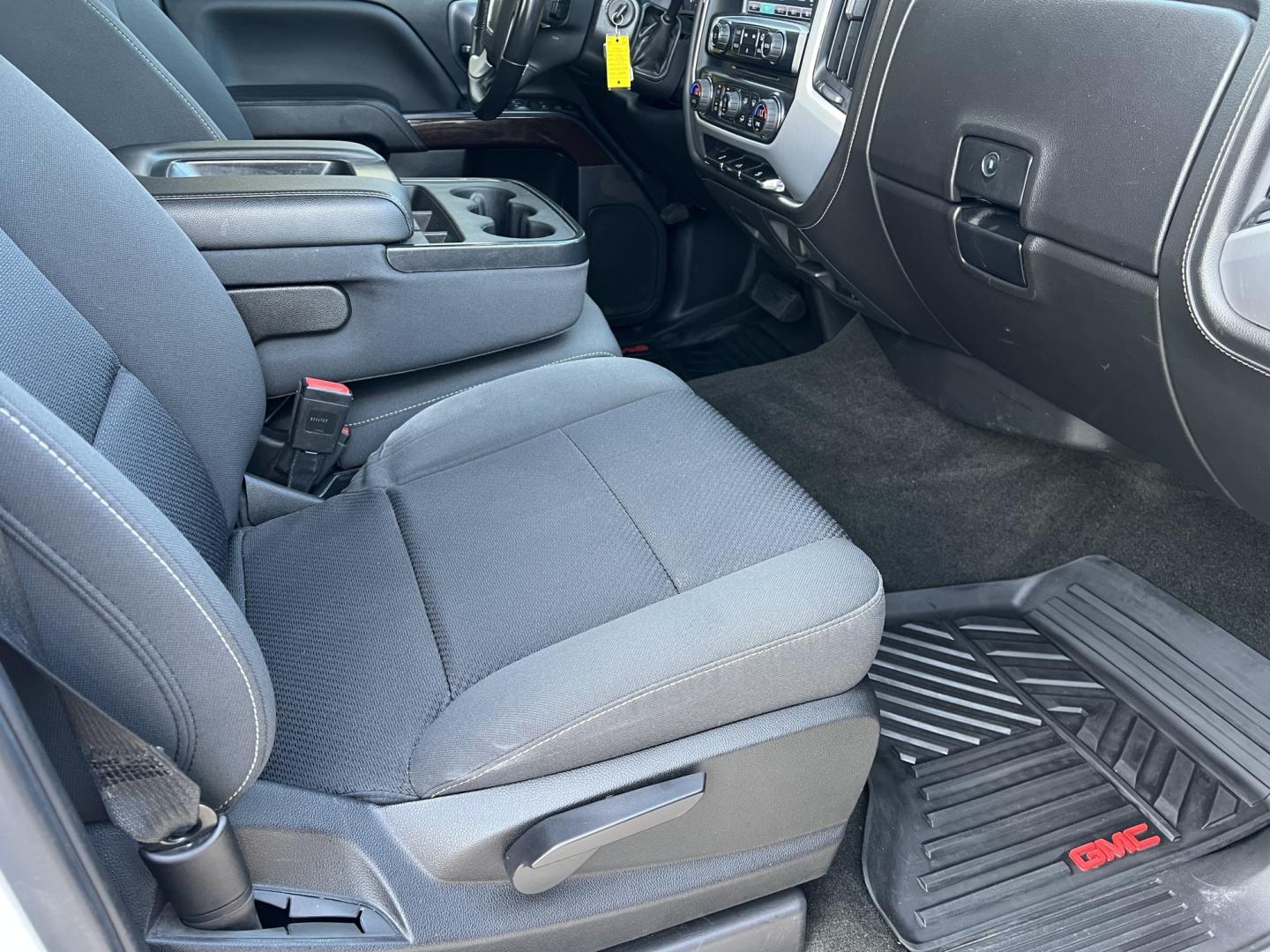 2018 White /Gray GMC Sierra 1500 SLE Z71 (3GTU2MEC4JG) with an 5.3L V8 engine, 6-Speed Automatic transmission, located at 4520 Airline Hwy, Baton Rouge, LA, 70805, (225) 357-1497, 30.509325, -91.145432 - 2018 GMC Sierra 1500 Crew Cab Z71 4WD **ONE OWNER & NO ACCIDENTS** 5.3 V8 Gas, 152K Miles, Power Seat, Windows, Locks & Mirrors, New Tires, Cold A/C, Backup Camera, Spray In Bedliner, Tow Package. FOR INFO PLEASE CONTACT JEFF AT 225-413-0981. CHECK OUT OUR A+ RATING WITH THE BETTER BUSINESS BUREAU.- Photo#11