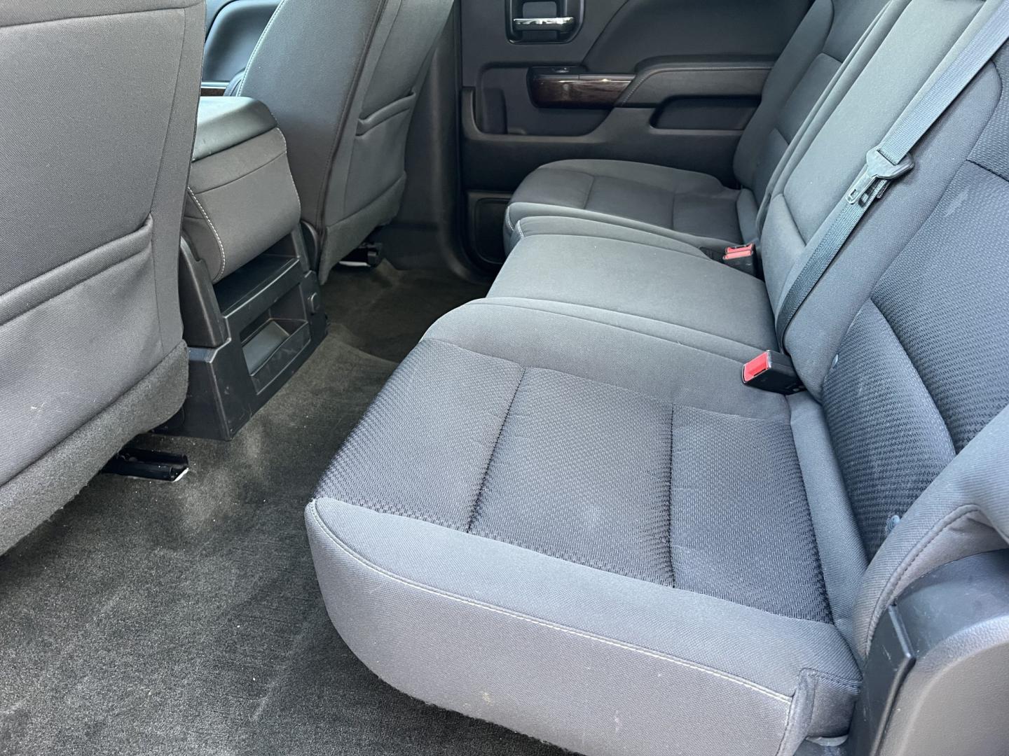 2018 White /Gray GMC Sierra 1500 SLE Z71 (3GTU2MEC4JG) with an 5.3L V8 engine, 6-Speed Automatic transmission, located at 4520 Airline Hwy, Baton Rouge, LA, 70805, (225) 357-1497, 30.509325, -91.145432 - 2018 GMC Sierra 1500 Crew Cab Z71 4WD **ONE OWNER & NO ACCIDENTS** 5.3 V8 Gas, 152K Miles, Power Seat, Windows, Locks & Mirrors, New Tires, Cold A/C, Backup Camera, Spray In Bedliner, Tow Package. FOR INFO PLEASE CONTACT JEFF AT 225-413-0981. CHECK OUT OUR A+ RATING WITH THE BETTER BUSINESS BUREAU.- Photo#13