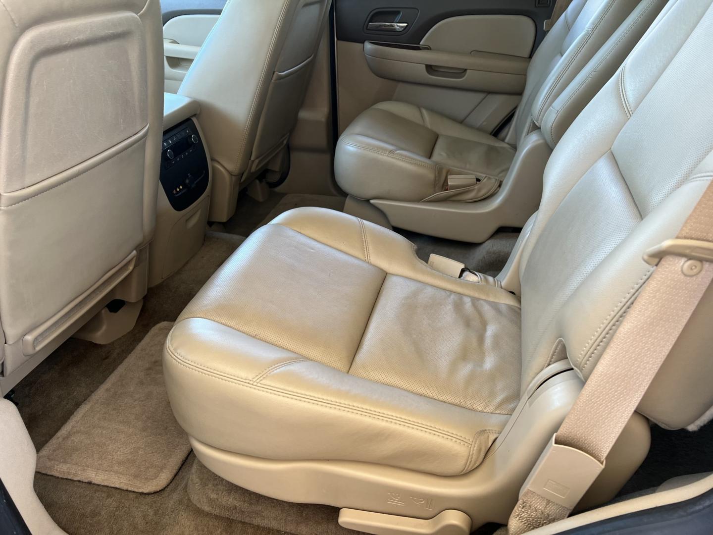 2010 White Diamond /Tan GMC Yukon SLT (1GKUCCE03AR) with an 5.3L V8 engine, Automatic transmission, located at 4520 Airline Hwy, Baton Rouge, LA, 70805, (225) 357-1497, 30.509325, -91.145432 - 2010 GMC Yukon SLT **NO ACCIDENTS** 5.3 V8 Gas, 181K Miles, Heated & Cooled Leather, Sunroof, DVD, All Power, Seats 7, Cold A/C, Backup Camera, Tow Package. FOR INFO PLEASE CONTACT JEFF AT 225-413-0981. CHECK OUT OUR A+ RATING WITH THE BETTER BUSINESS BUREAU. WE HAVE BEEN A FAMILY OWNED AND OPERATED- Photo#11