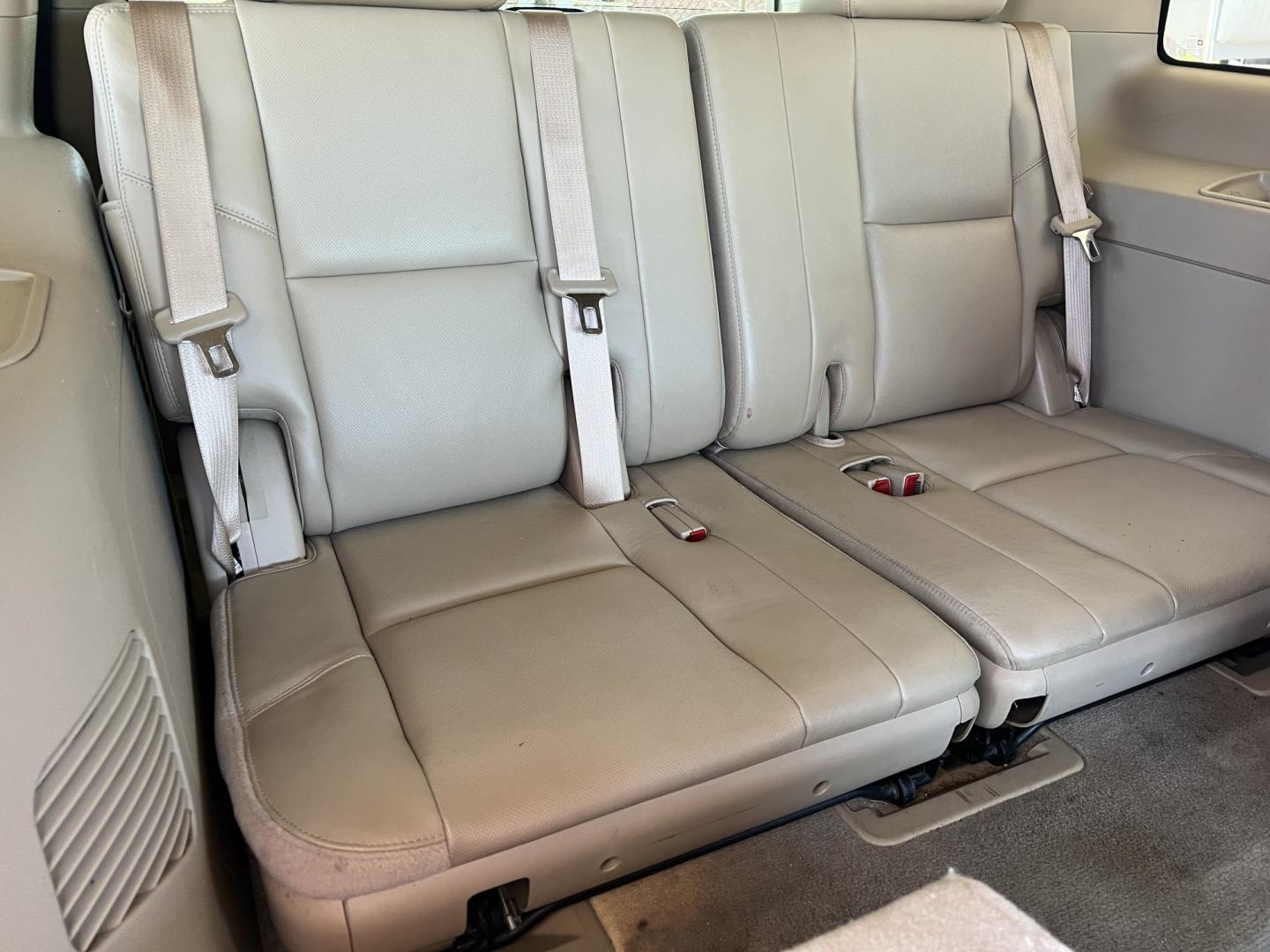 2010 White Diamond /Tan GMC Yukon SLT (1GKUCCE03AR) with an 5.3L V8 engine, Automatic transmission, located at 4520 Airline Hwy, Baton Rouge, LA, 70805, (225) 357-1497, 30.509325, -91.145432 - 2010 GMC Yukon SLT **NO ACCIDENTS** 5.3 V8 Gas, 181K Miles, Heated & Cooled Leather, Sunroof, DVD, All Power, Seats 7, Cold A/C, Backup Camera, Tow Package. FOR INFO PLEASE CONTACT JEFF AT 225-413-0981. CHECK OUT OUR A+ RATING WITH THE BETTER BUSINESS BUREAU. WE HAVE BEEN A FAMILY OWNED AND OPERATED- Photo#12