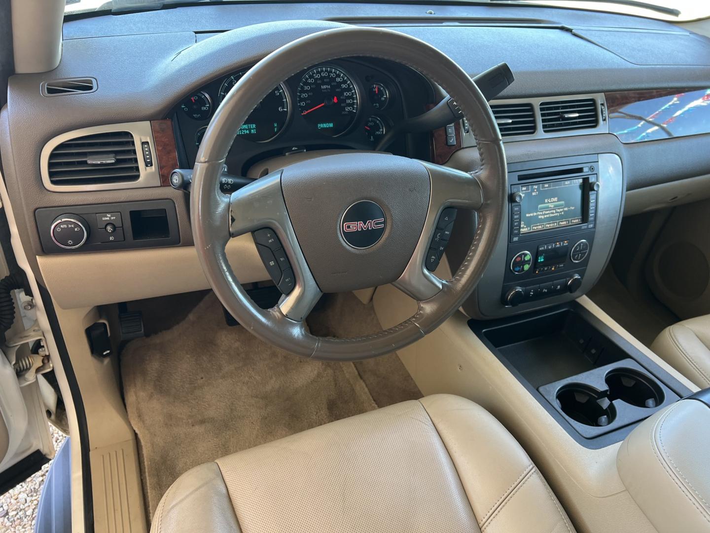 2010 White Diamond /Tan GMC Yukon SLT (1GKUCCE03AR) with an 5.3L V8 engine, Automatic transmission, located at 4520 Airline Hwy, Baton Rouge, LA, 70805, (225) 357-1497, 30.509325, -91.145432 - 2010 GMC Yukon SLT **NO ACCIDENTS** 5.3 V8 Gas, 181K Miles, Heated & Cooled Leather, Sunroof, DVD, All Power, Seats 7, Cold A/C, Backup Camera, Tow Package. FOR INFO PLEASE CONTACT JEFF AT 225-413-0981. CHECK OUT OUR A+ RATING WITH THE BETTER BUSINESS BUREAU. WE HAVE BEEN A FAMILY OWNED AND OPERATED- Photo#14