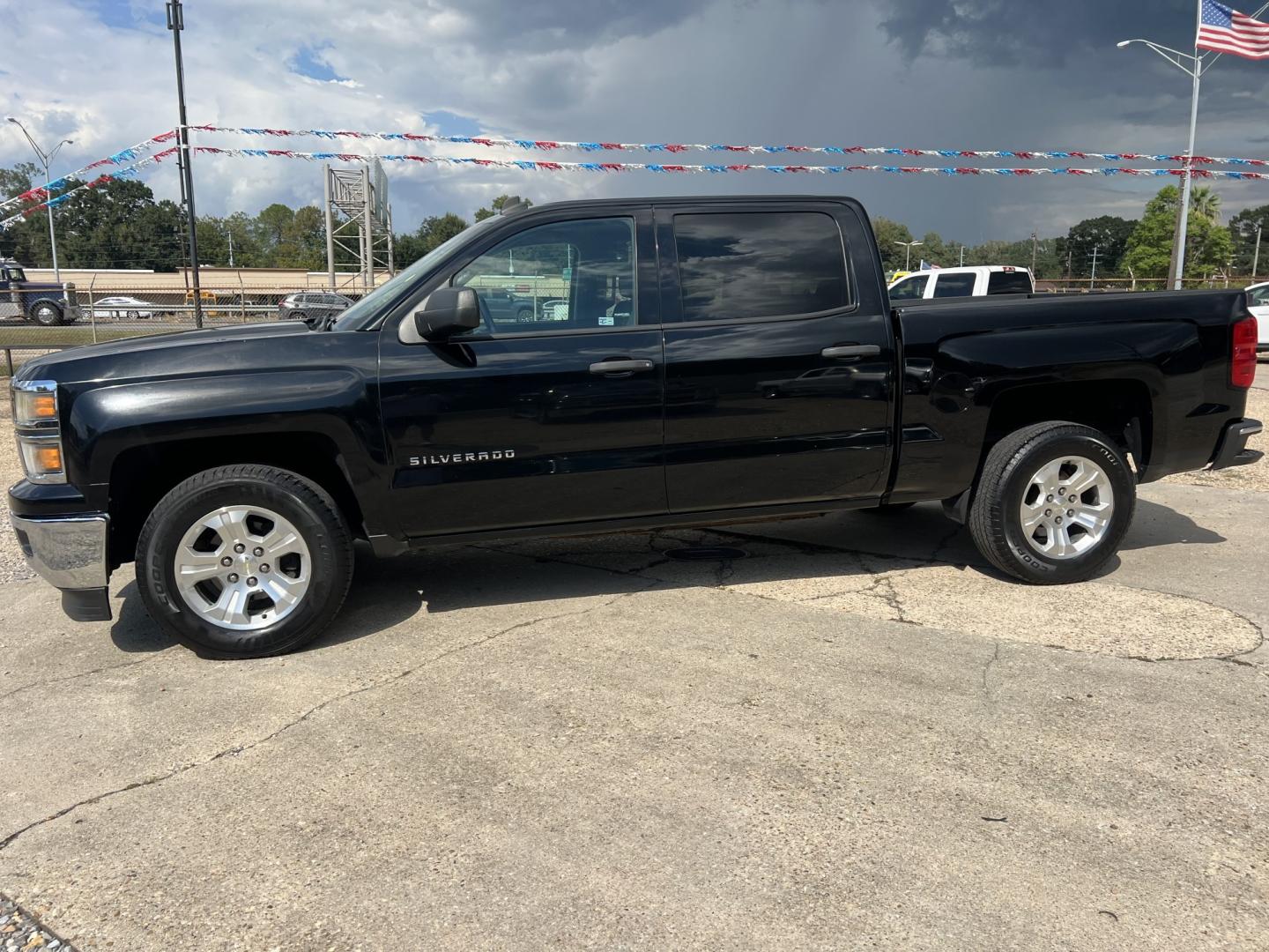 2014 Black /Black Chevrolet Silverado 1500 LT (3GCPCREC6EG) with an 5.3L V8 engine, 6-Speed Automatic transmission, located at 4520 Airline Hwy, Baton Rouge, LA, 70805, (225) 357-1497, 30.509325, -91.145432 - 2014 Chevrolet Silverado 1500 Crew Cab LT **ONE OWNER** 5.3 V8 Gas, 161K Miles, Power Seat, Windows, Locks & Mirrors, Cold A/C, Backup Camera, Tow Package. FOR INFO PLEASE CONTACT JEFF AT 225-413-0981. CHECK OUT OUR A+ RATING WITH THE BETTER BUSINESS BUREAU. WE HAVE BEEN A FAMILY OWNED AND OPERATED- Photo#1
