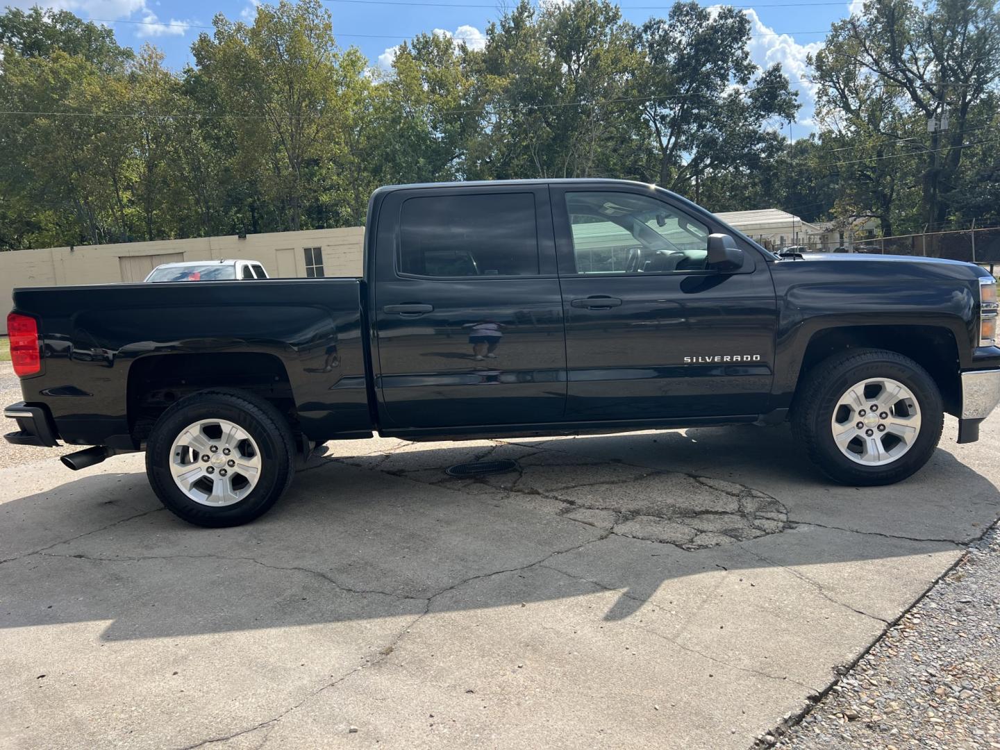 2014 Black /Black Chevrolet Silverado 1500 LT (3GCPCREC6EG) with an 5.3L V8 engine, 6-Speed Automatic transmission, located at 4520 Airline Hwy, Baton Rouge, LA, 70805, (225) 357-1497, 30.509325, -91.145432 - 2014 Chevrolet Silverado 1500 Crew Cab LT **ONE OWNER** 5.3 V8 Gas, 161K Miles, Power Seat, Windows, Locks & Mirrors, Cold A/C, Backup Camera, Tow Package. FOR INFO PLEASE CONTACT JEFF AT 225-413-0981. CHECK OUT OUR A+ RATING WITH THE BETTER BUSINESS BUREAU. WE HAVE BEEN A FAMILY OWNED AND OPERATED- Photo#4
