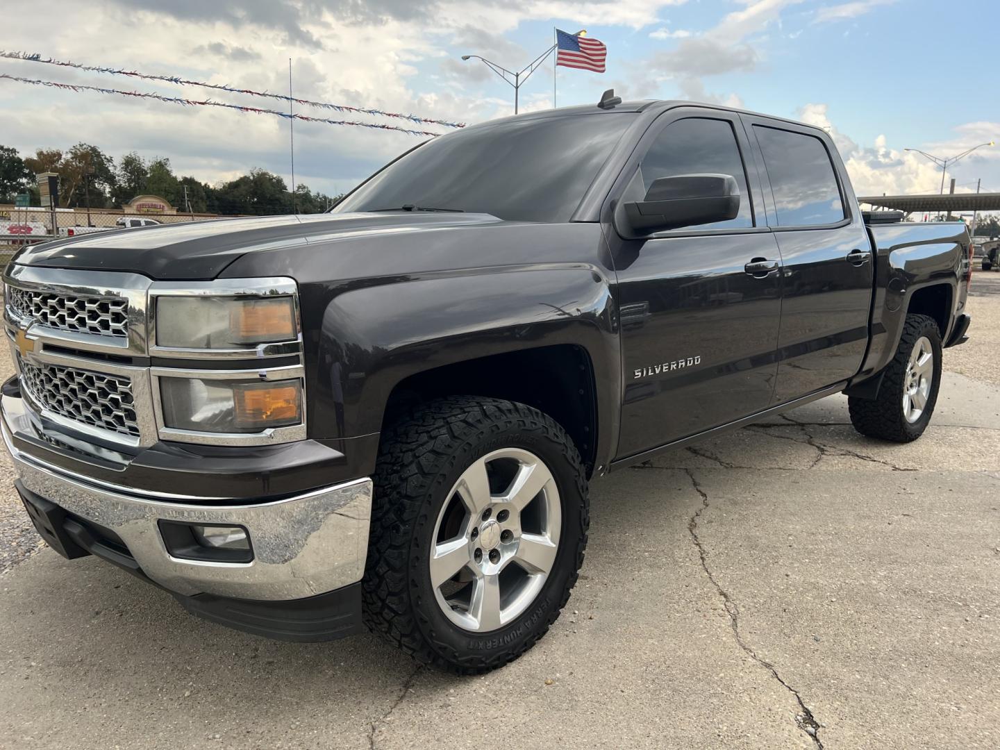 2014 Dark Granite /Gray Chevrolet Silverado 1500 LT (3GCPCREC7EG) with an 5.3L V8 engine, 6-Speed Automatic transmission, located at 4520 Airline Hwy, Baton Rouge, LA, 70805, (225) 357-1497, 30.509325, -91.145432 - 2014 Chevrolet Silverado 1500 Crew Cab LT 2WD 5.3 V8 Gas, 187K Miles, Power Seat, Windows, Locks & Mirrors, Cold A/C, Backup Camera, 20" Alloy Wheels, Tow Package. FOR INFO PLEASE CONTACT JEFF AT 225-413-0981. CHECK OUT OUR A+ RATING WITH THE BETTER BUSINESS BUREAU. WE HAVE BEEN A FAMILY OWNED AND- Photo#0