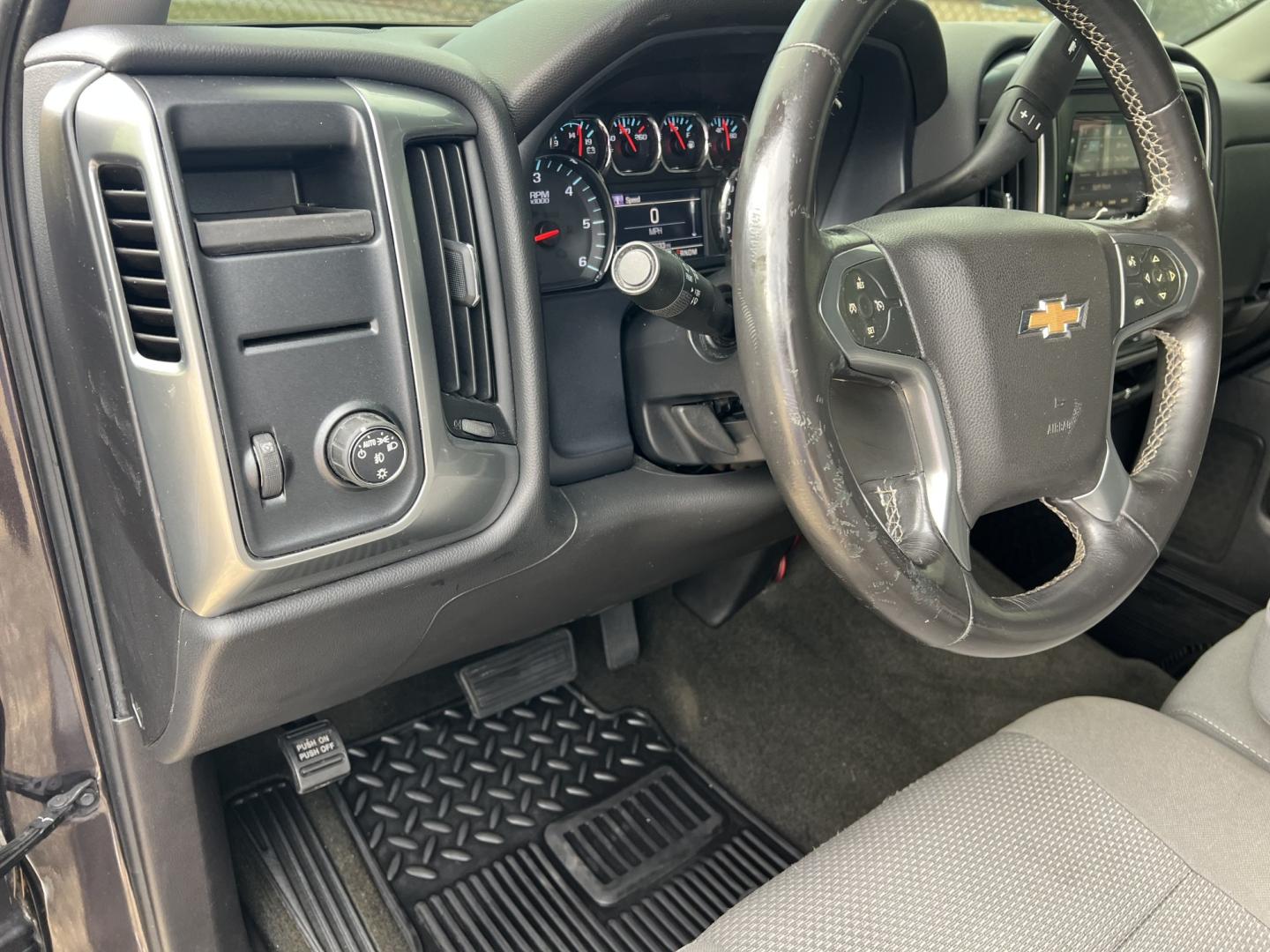2014 Dark Granite /Gray Chevrolet Silverado 1500 LT (3GCPCREC7EG) with an 5.3L V8 engine, 6-Speed Automatic transmission, located at 4520 Airline Hwy, Baton Rouge, LA, 70805, (225) 357-1497, 30.509325, -91.145432 - 2014 Chevrolet Silverado 1500 Crew Cab LT 2WD 5.3 V8 Gas, 187K Miles, Power Seat, Windows, Locks & Mirrors, Cold A/C, Backup Camera, 20" Alloy Wheels, Tow Package. FOR INFO PLEASE CONTACT JEFF AT 225-413-0981. CHECK OUT OUR A+ RATING WITH THE BETTER BUSINESS BUREAU. WE HAVE BEEN A FAMILY OWNED AND- Photo#13