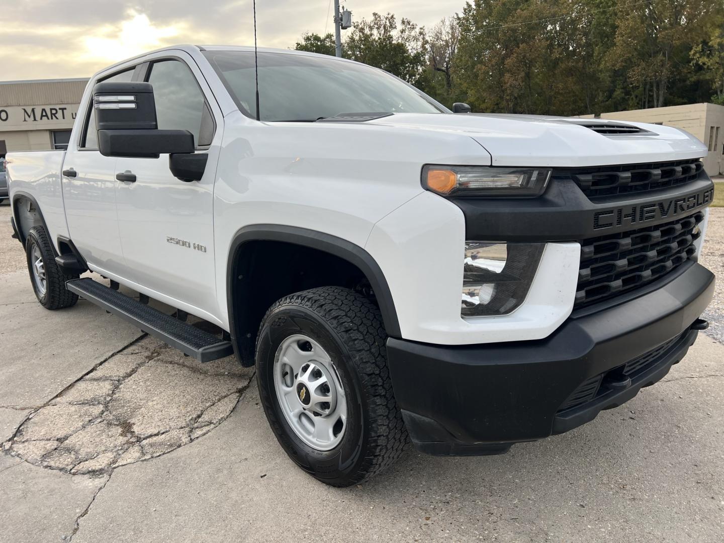 2020 White /Gray Chevrolet Silverado 2500HD Work Truck (1GC4YLE76LF) with an 6.6L V8 OHV 16V engine, 6-Speed Automatic transmission, located at 4520 Airline Hwy, Baton Rouge, LA, 70805, (225) 357-1497, 30.509325, -91.145432 - 2020 Chevrolet Silverado 2500HD Crew Cab 4X4 **ONE OWNER & NO ACCIDENTS** 6.6 V8 Gas, 128K Miles, Power Windows, Locks & Mirrors, Cold A/C, Backup Camera, Spray In Bedliner, Tow Package. FOR INFO PLEASE CONTACT JEFF AT 225-413-0981. CHECK OUT OUR A+ RATING WITH THE BETTER BUSINESS BUREAU. WE HAVE BE- Photo#3
