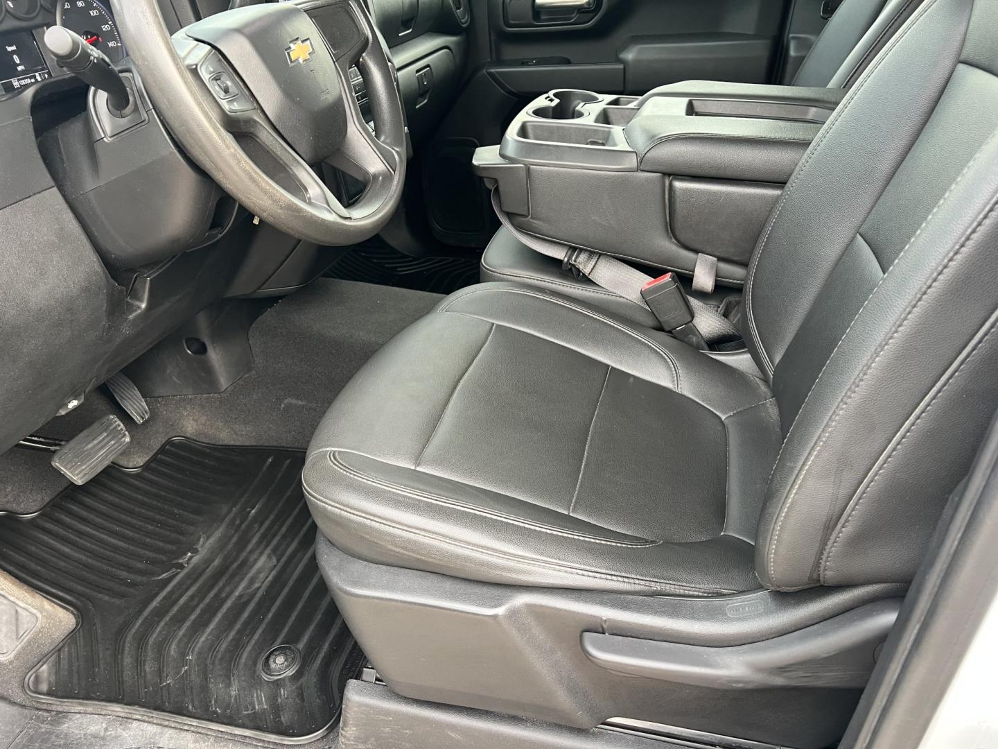 2020 White /Gray Chevrolet Silverado 2500HD Work Truck (1GC4YLE76LF) with an 6.6L V8 OHV 16V engine, 6-Speed Automatic transmission, located at 4520 Airline Hwy, Baton Rouge, LA, 70805, (225) 357-1497, 30.509325, -91.145432 - 2020 Chevrolet Silverado 2500HD Crew Cab 4X4 **ONE OWNER & NO ACCIDENTS** 6.6 V8 Gas, 128K Miles, Power Windows, Locks & Mirrors, Cold A/C, Backup Camera, Spray In Bedliner, Tow Package. FOR INFO PLEASE CONTACT JEFF AT 225-413-0981. CHECK OUT OUR A+ RATING WITH THE BETTER BUSINESS BUREAU. WE HAVE BE- Photo#9