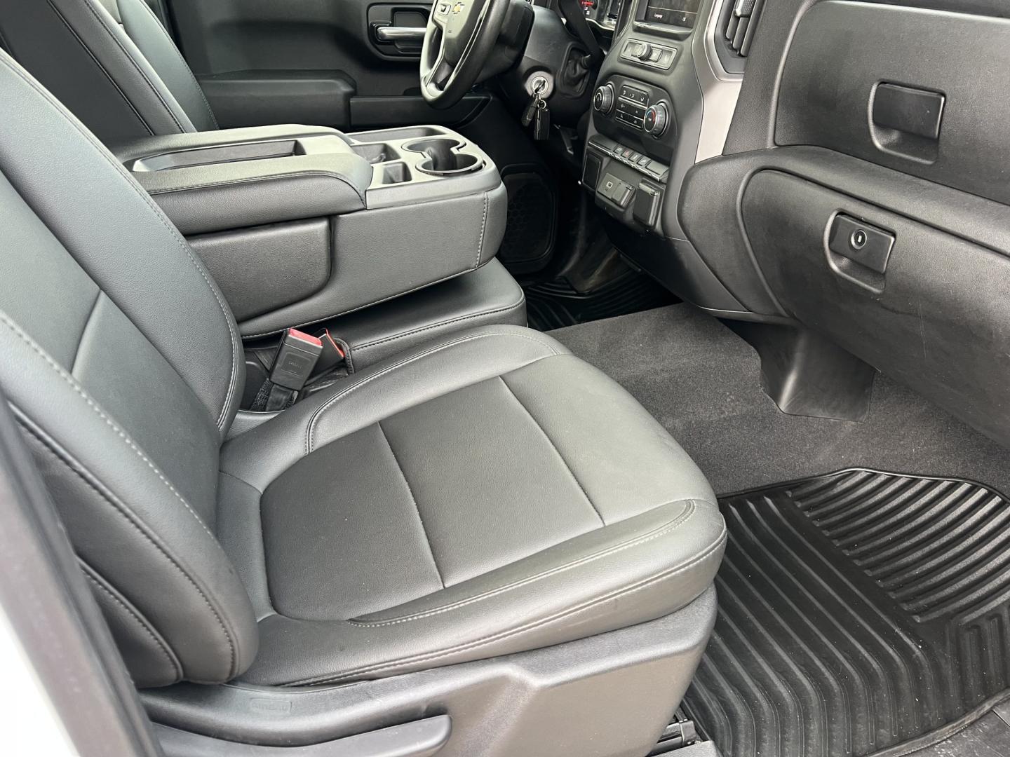 2020 White /Gray Chevrolet Silverado 2500HD Work Truck (1GC4YLE76LF) with an 6.6L V8 OHV 16V engine, 6-Speed Automatic transmission, located at 4520 Airline Hwy, Baton Rouge, LA, 70805, (225) 357-1497, 30.509325, -91.145432 - 2020 Chevrolet Silverado 2500HD Crew Cab 4X4 **ONE OWNER & NO ACCIDENTS** 6.6 V8 Gas, 128K Miles, Power Windows, Locks & Mirrors, Cold A/C, Backup Camera, Spray In Bedliner, Tow Package. FOR INFO PLEASE CONTACT JEFF AT 225-413-0981. CHECK OUT OUR A+ RATING WITH THE BETTER BUSINESS BUREAU. WE HAVE BE- Photo#10