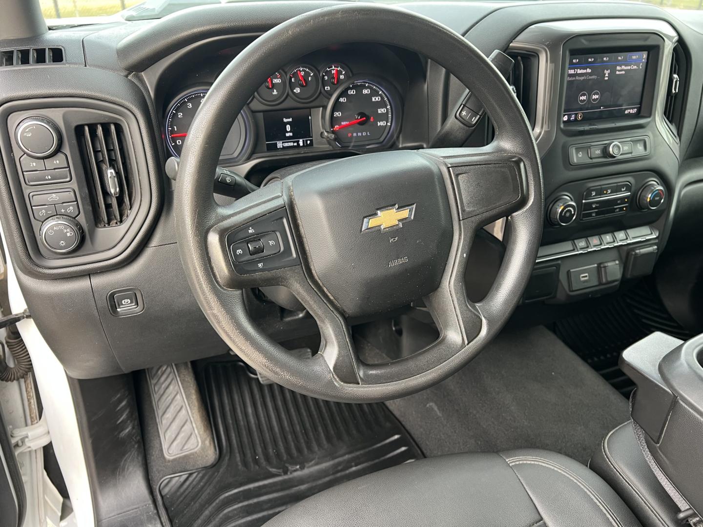 2020 White /Gray Chevrolet Silverado 2500HD Work Truck (1GC4YLE76LF) with an 6.6L V8 OHV 16V engine, 6-Speed Automatic transmission, located at 4520 Airline Hwy, Baton Rouge, LA, 70805, (225) 357-1497, 30.509325, -91.145432 - 2020 Chevrolet Silverado 2500HD Crew Cab 4X4 **ONE OWNER & NO ACCIDENTS** 6.6 V8 Gas, 128K Miles, Power Windows, Locks & Mirrors, Cold A/C, Backup Camera, Spray In Bedliner, Tow Package. FOR INFO PLEASE CONTACT JEFF AT 225-413-0981. CHECK OUT OUR A+ RATING WITH THE BETTER BUSINESS BUREAU. WE HAVE BE- Photo#14